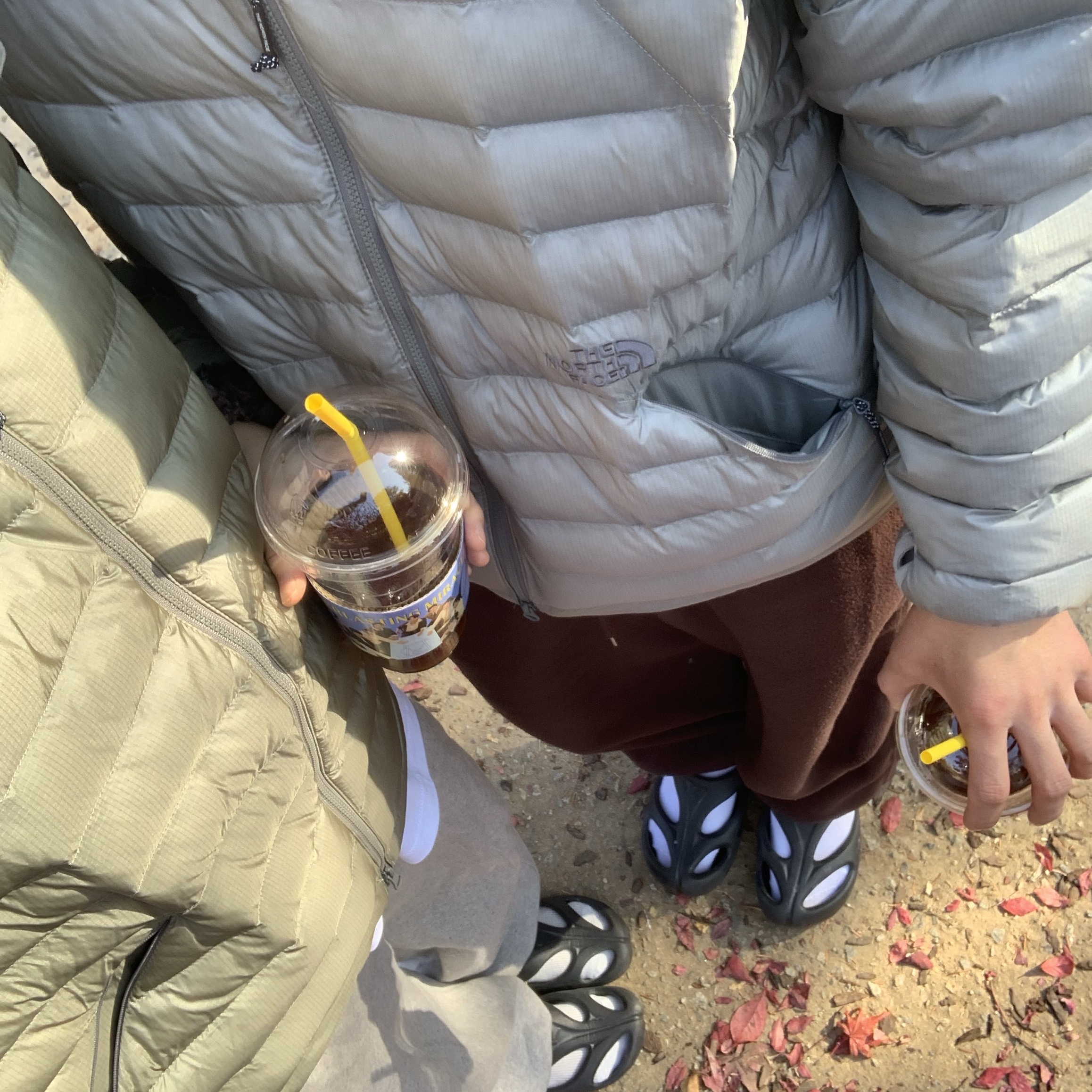 The North Face Ventus On Jacket Light Khaki, Keen Shanti Black Dawn Blue 착용 스타일 - 2