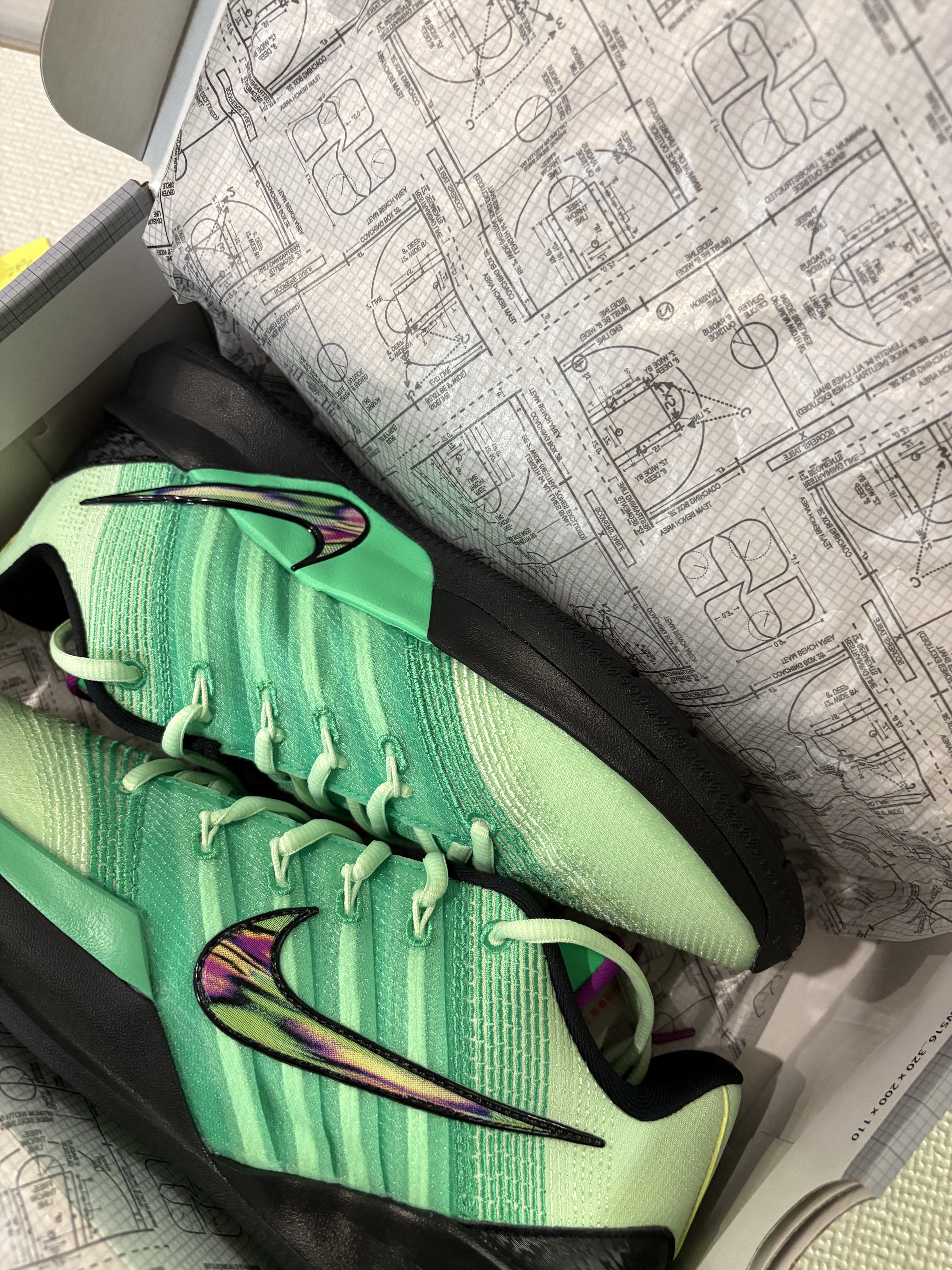 Nike Sabrina 3 EP Gamer Green Shock Vapor Green 착용 스타일 - 1