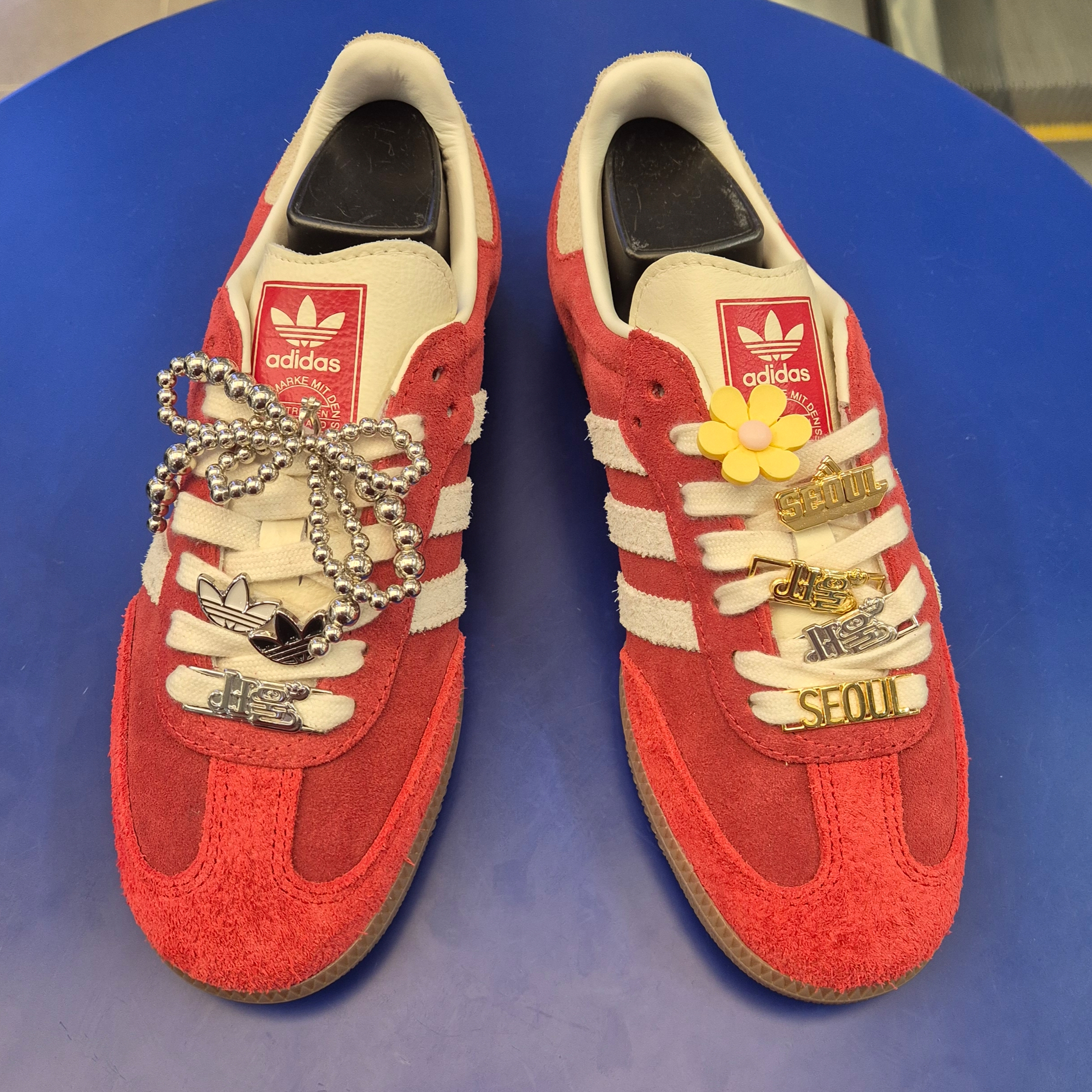 Adidas Samba OG Tal Better Scarlet Off White 착용 스타일