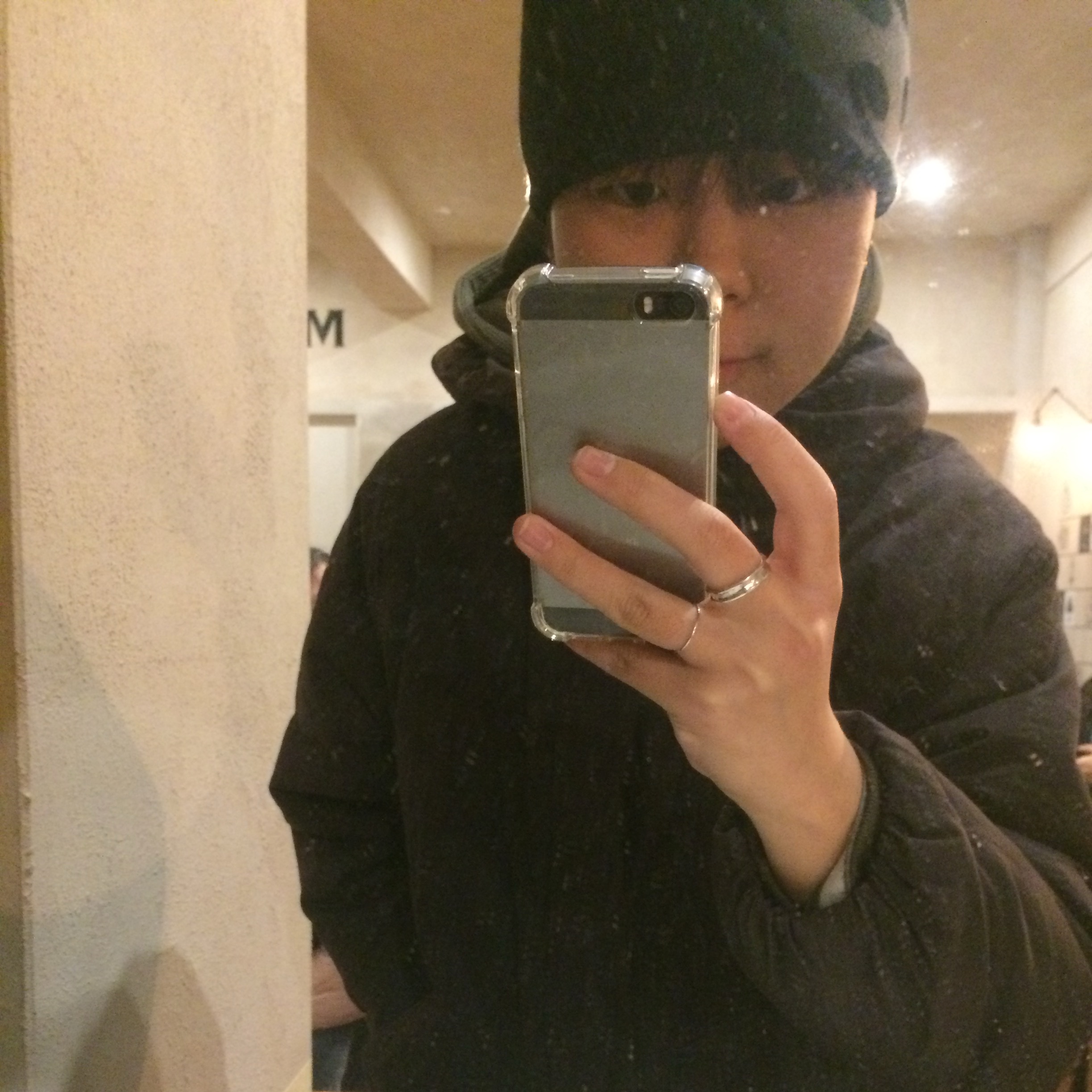 Sansan Gear Logo Beanie Black 착용 스타일 - 1
