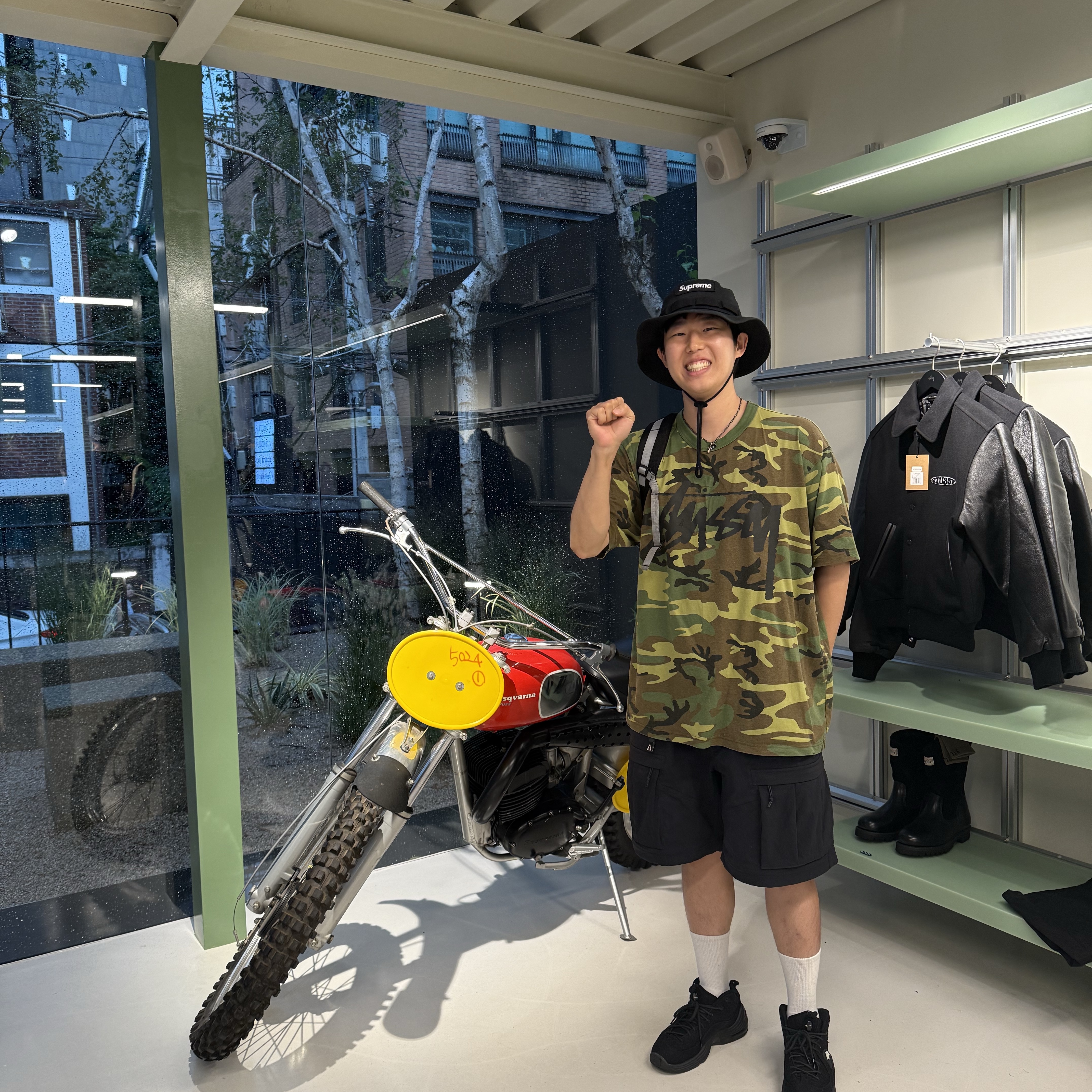 Stussy Stock Camo T-Shirt Camo Black, Supreme Military Boonie Black - 24FW 착용 스타일