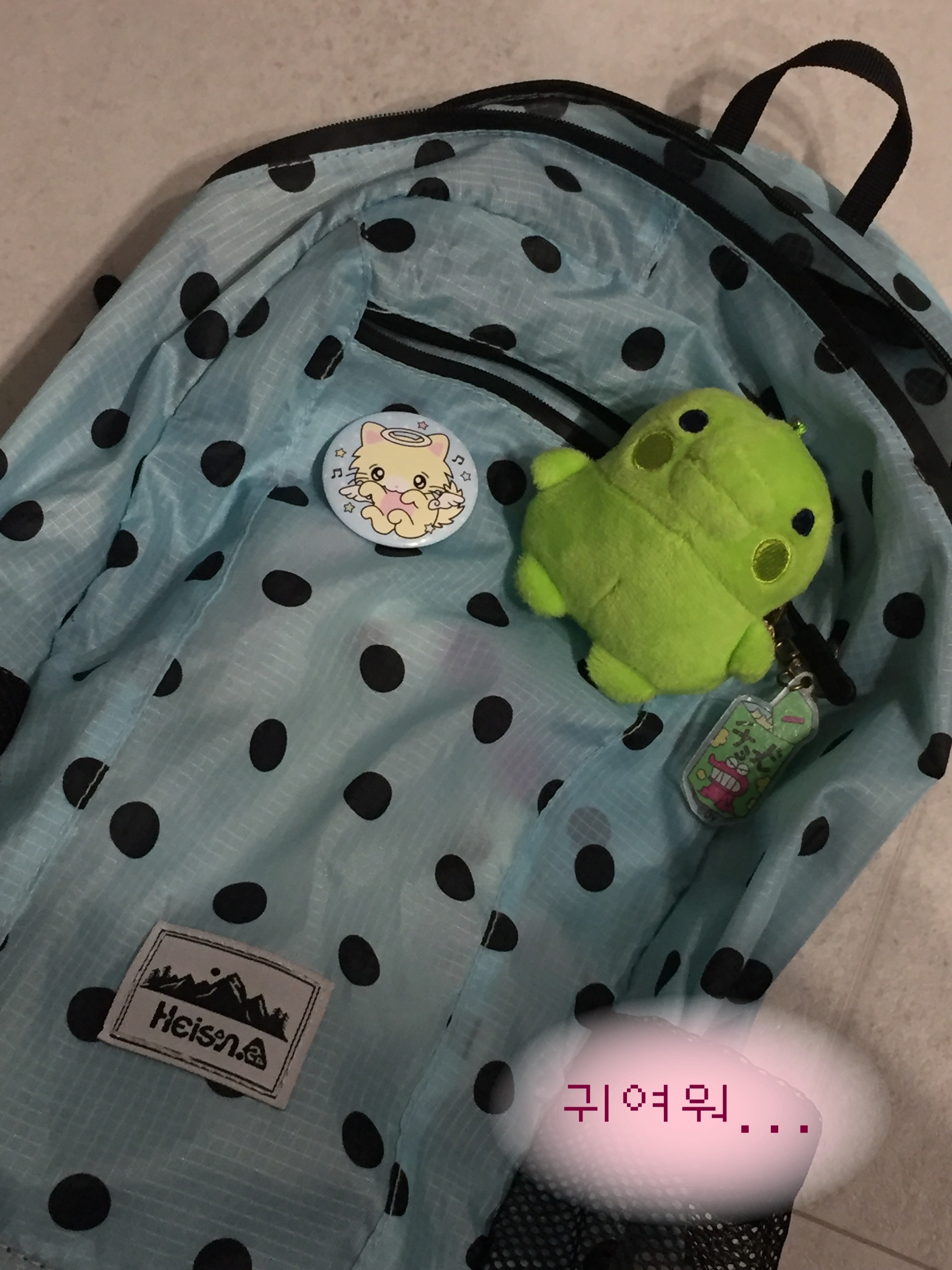 Heisan Ultra-light Compact Pocket Bag V1 Dot - Sky 착용 스타일