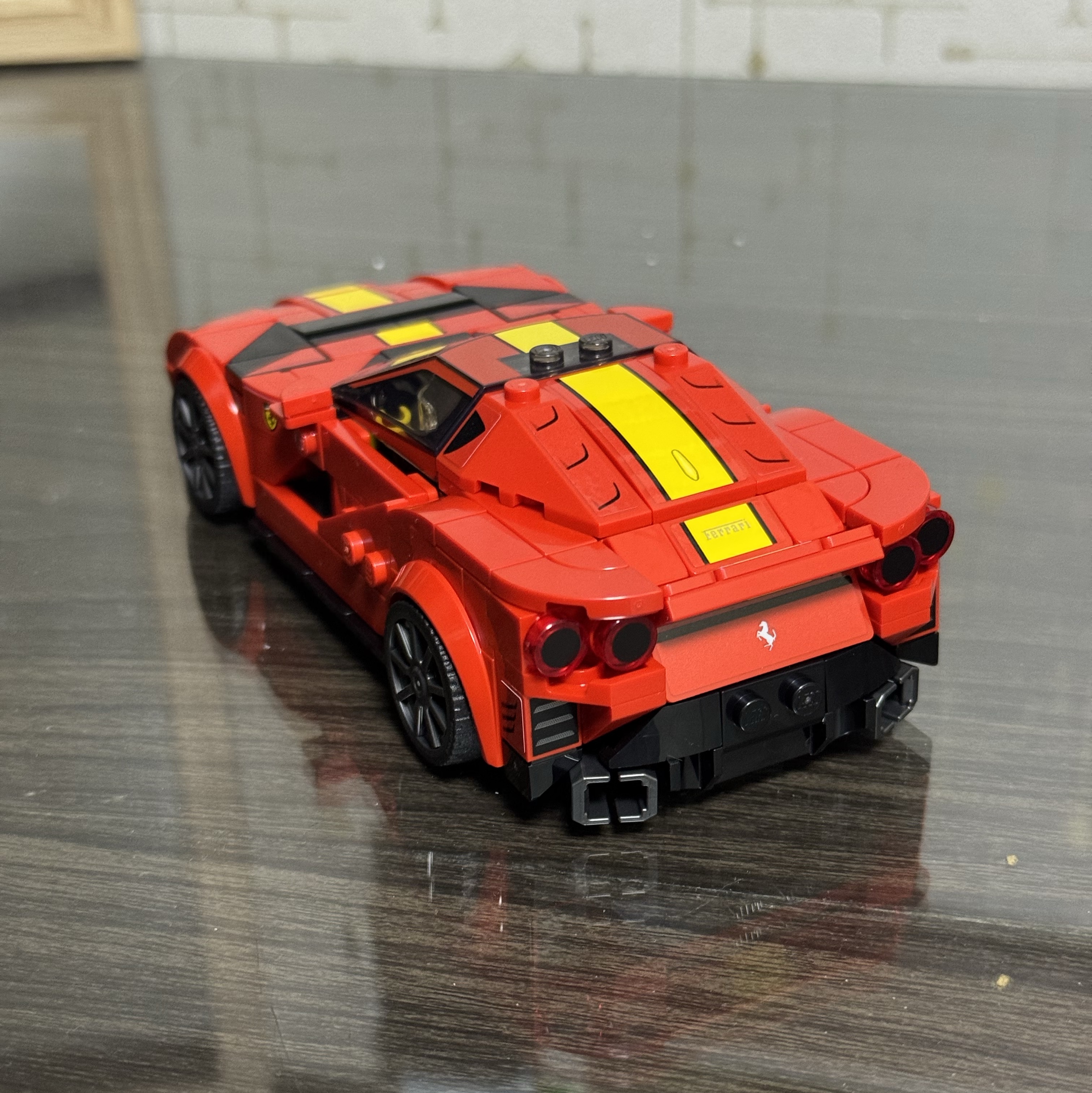 Lego Ferrari 812 Competizione 착용 스타일 - 2