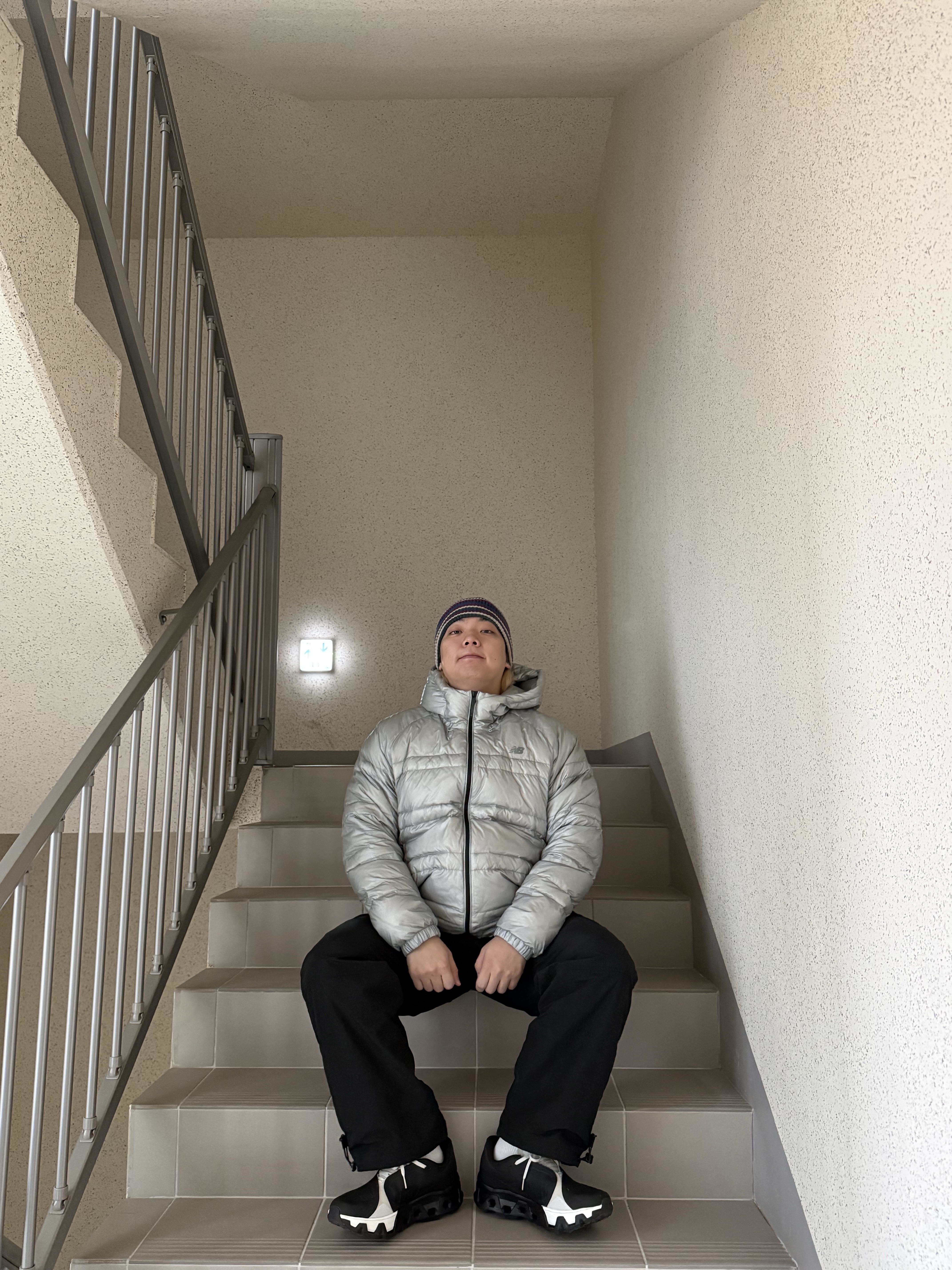 On Running x Post Archive Faction (Paf) Cloudmonster Hyper Black 착용 스타일 - 7