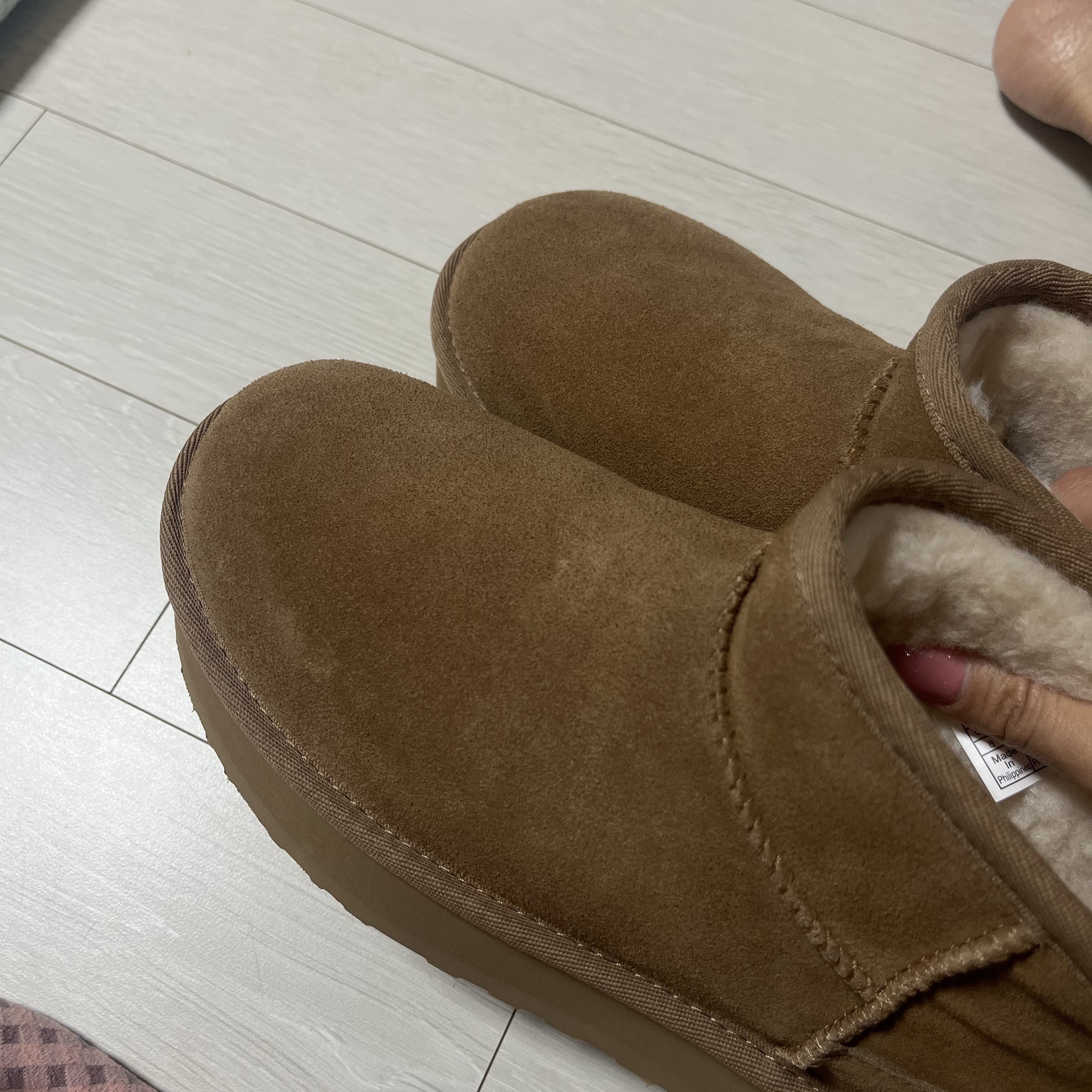 (W) UGG Classic Ultra Mini Platform Boots Chestnut 착용 스타일