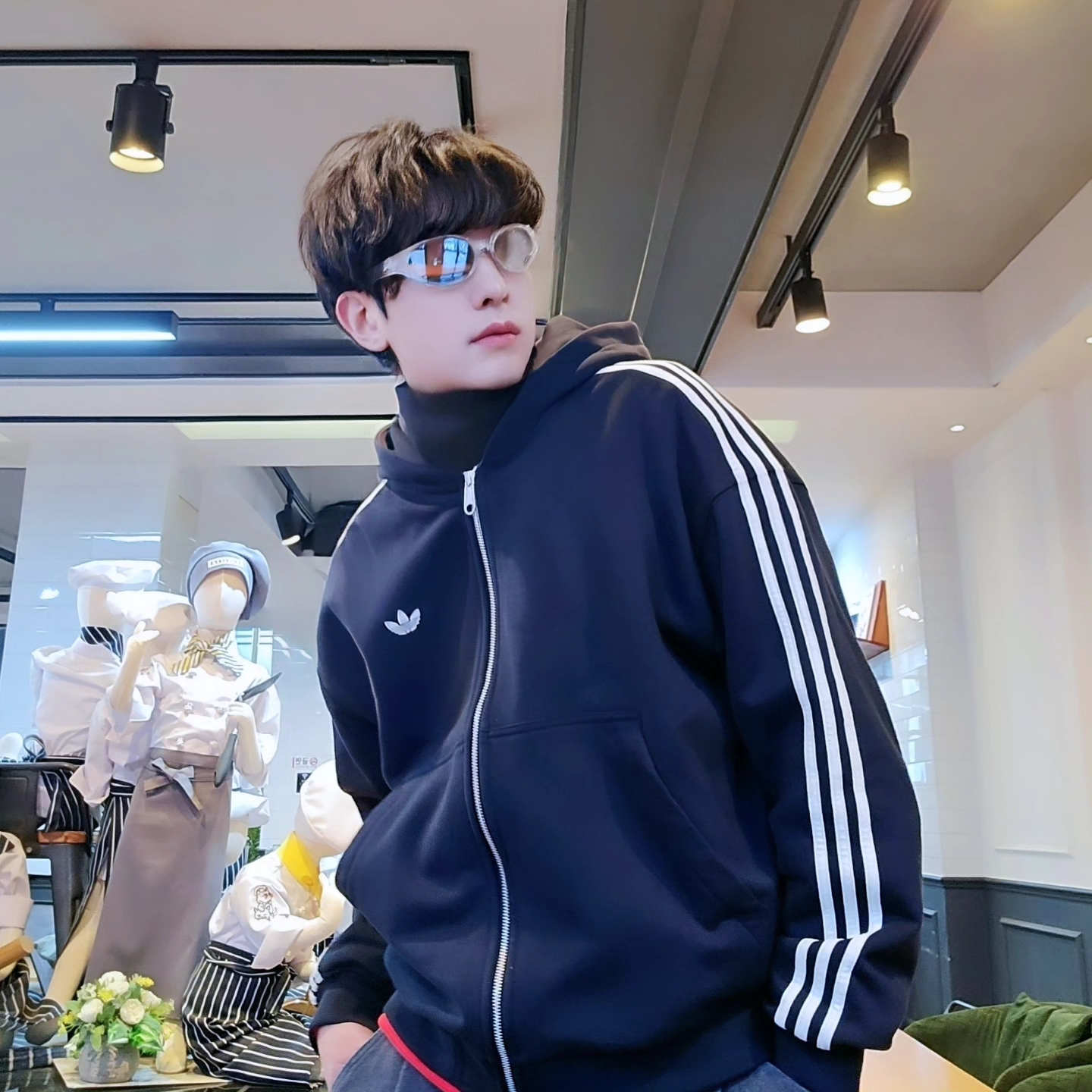 Adidas 3-Stripes Full-Zip Hoodie Black Cream White - KR Sizing, Adidas 3-Stripes Full-Zip Hoodie Black Cream White - US Sizing 착용 스타일 - 2