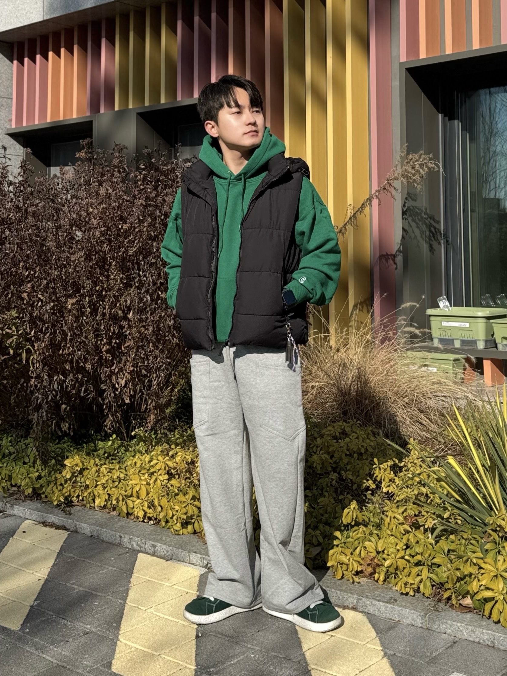 [6% 적립] LeMouton Buddy Darkgreen, Covernat C Logo Hoodie British Green 착용 스타일 - 1