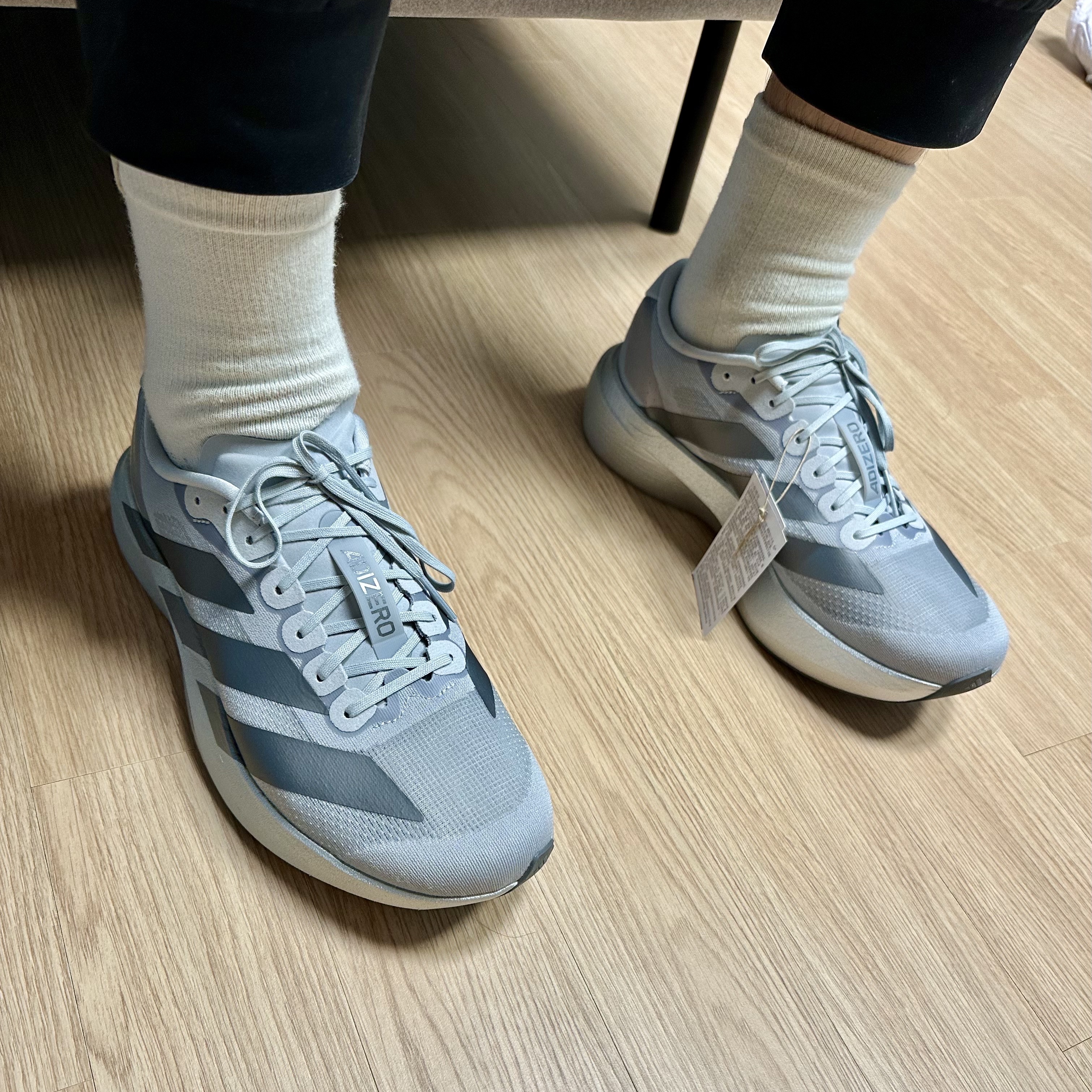 Adidas Adizero EVO SL Silver Metallic Iron Metallic 착용 스타일 - 2
