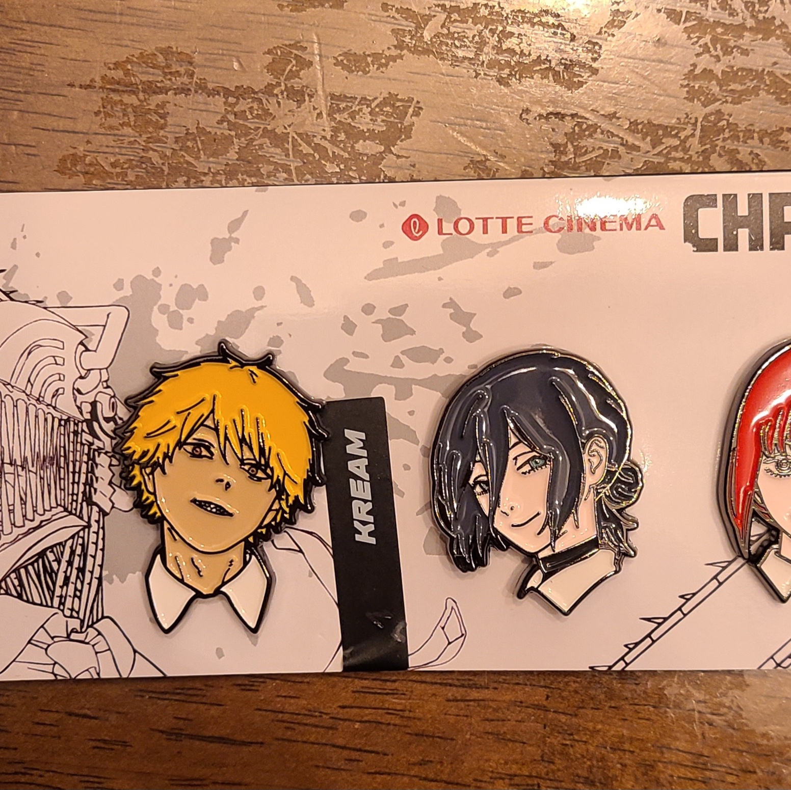 Chainsaw Man - The Movie: Reze Arc Metal Badge Set (Set of 3) 착용 스타일