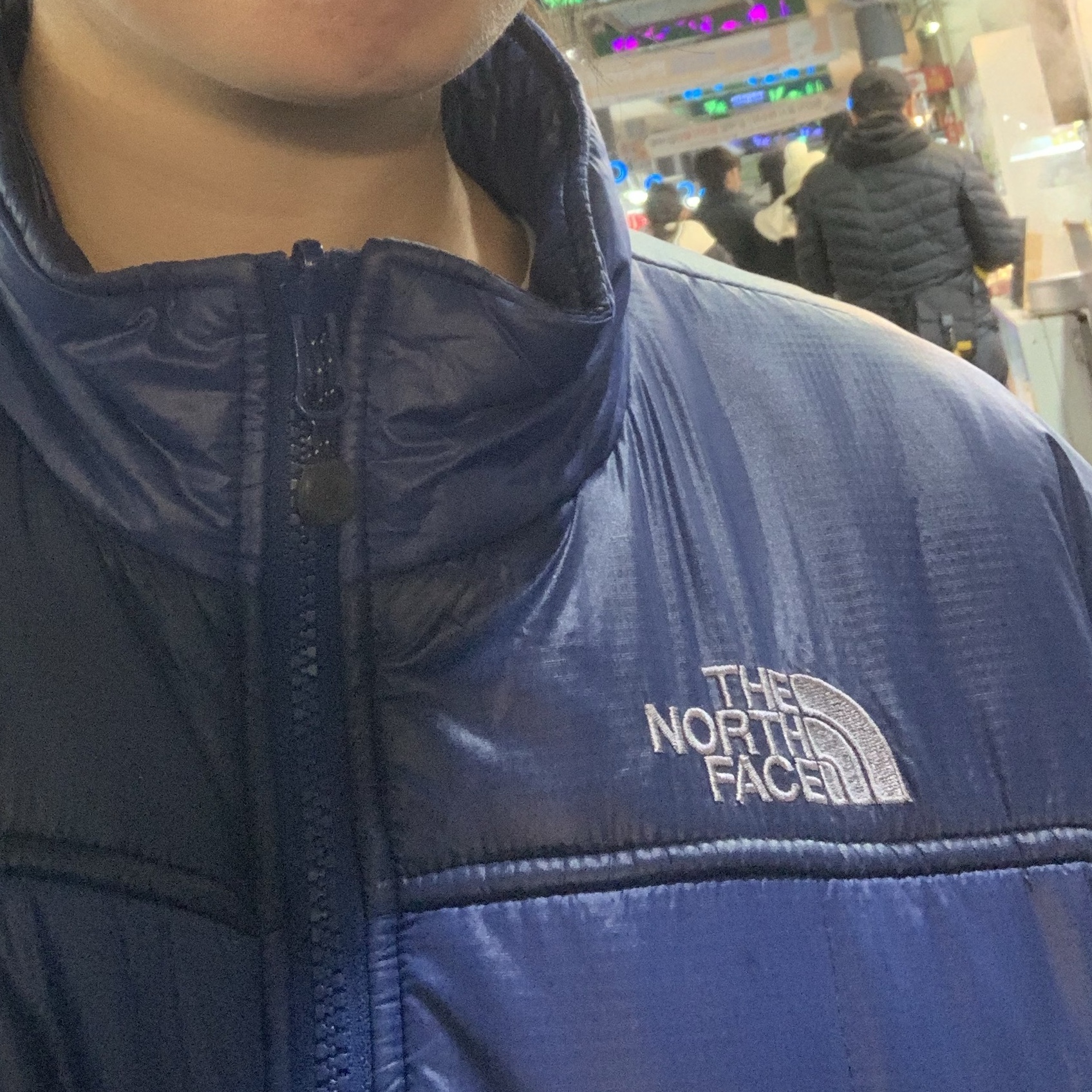 (W) UGG Classic Ultra Mini Platform Boots Black 착용 스타일 - 2