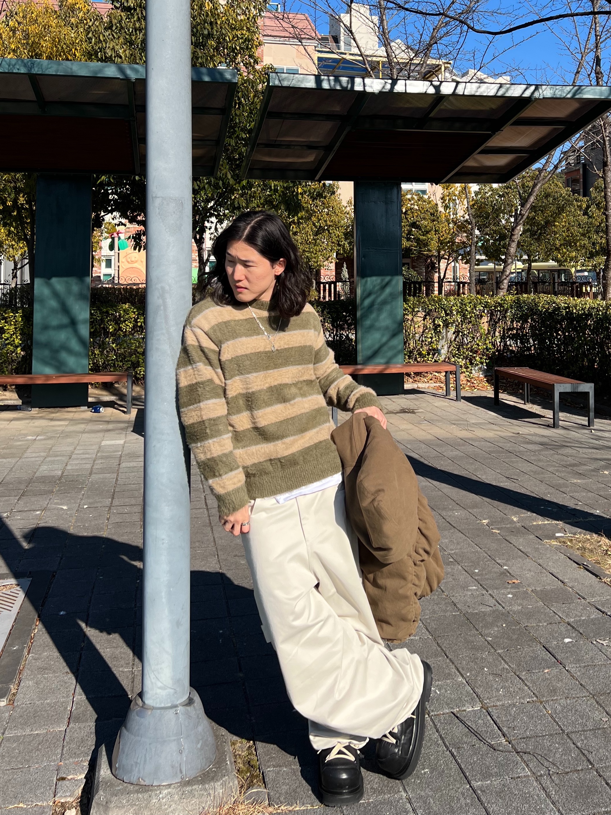 Nonnod Moleskin Shirring Bomber Khaki Brown, Kamien 247 All day Baggy Pants Light Beige 착용 스타일 - 7