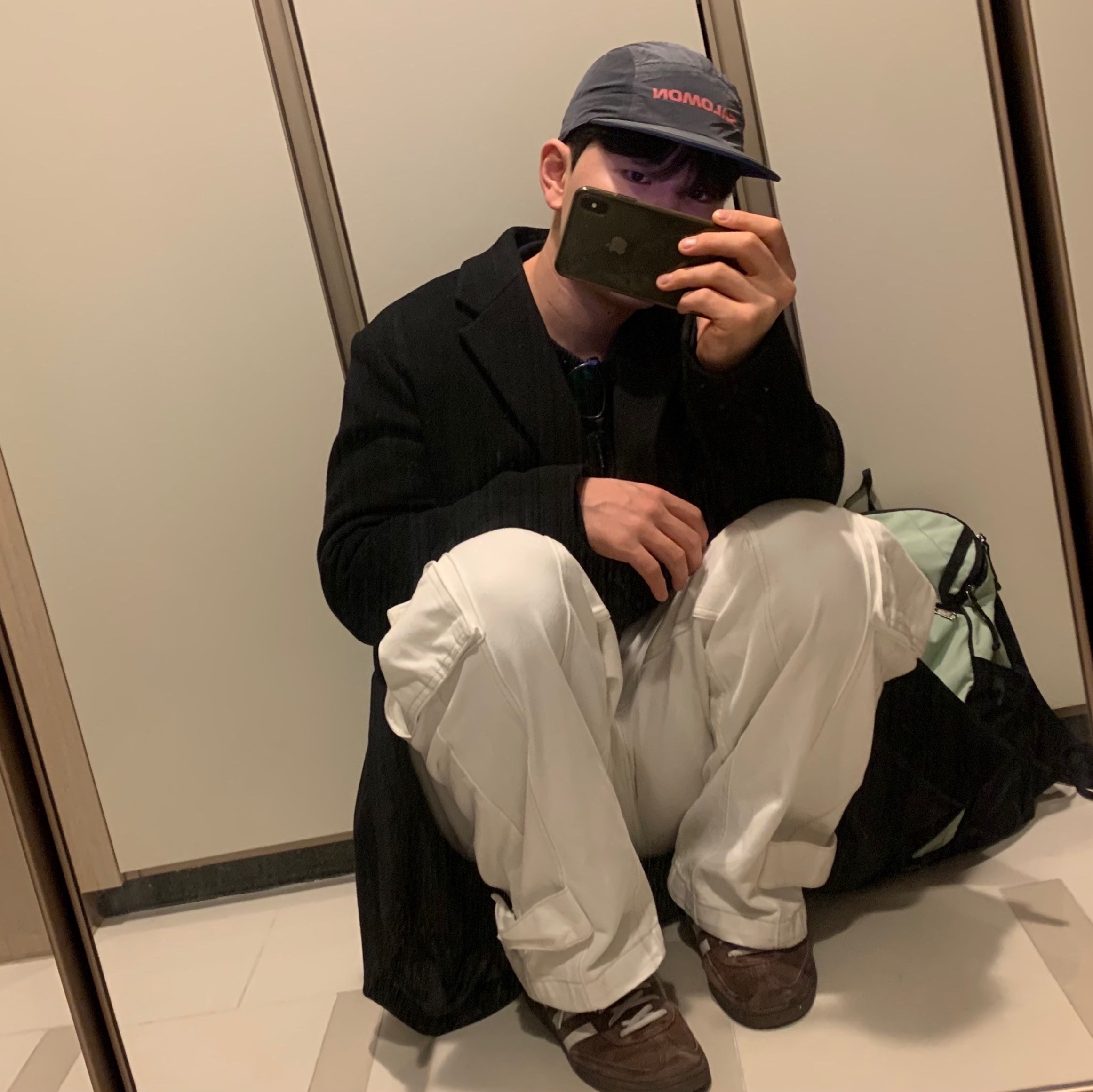Adidas Spezial Handball Shadow Brown White, Salomon Primary Ripstop Camp Cap Shark Grey 착용 스타일