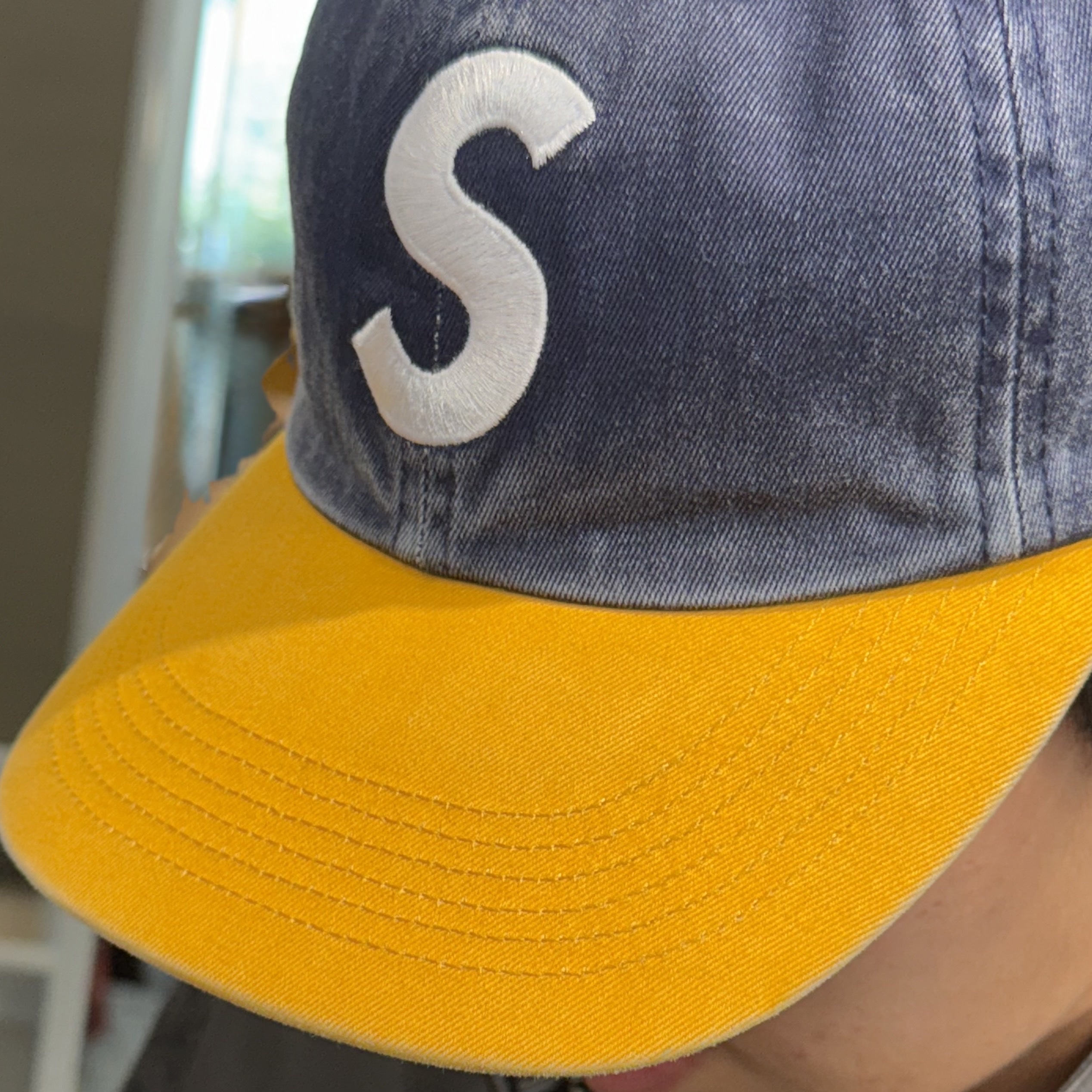 Supreme Pigment Coated 2-Tone S Logo 6-Panel Navy - 25FW 착용 스타일