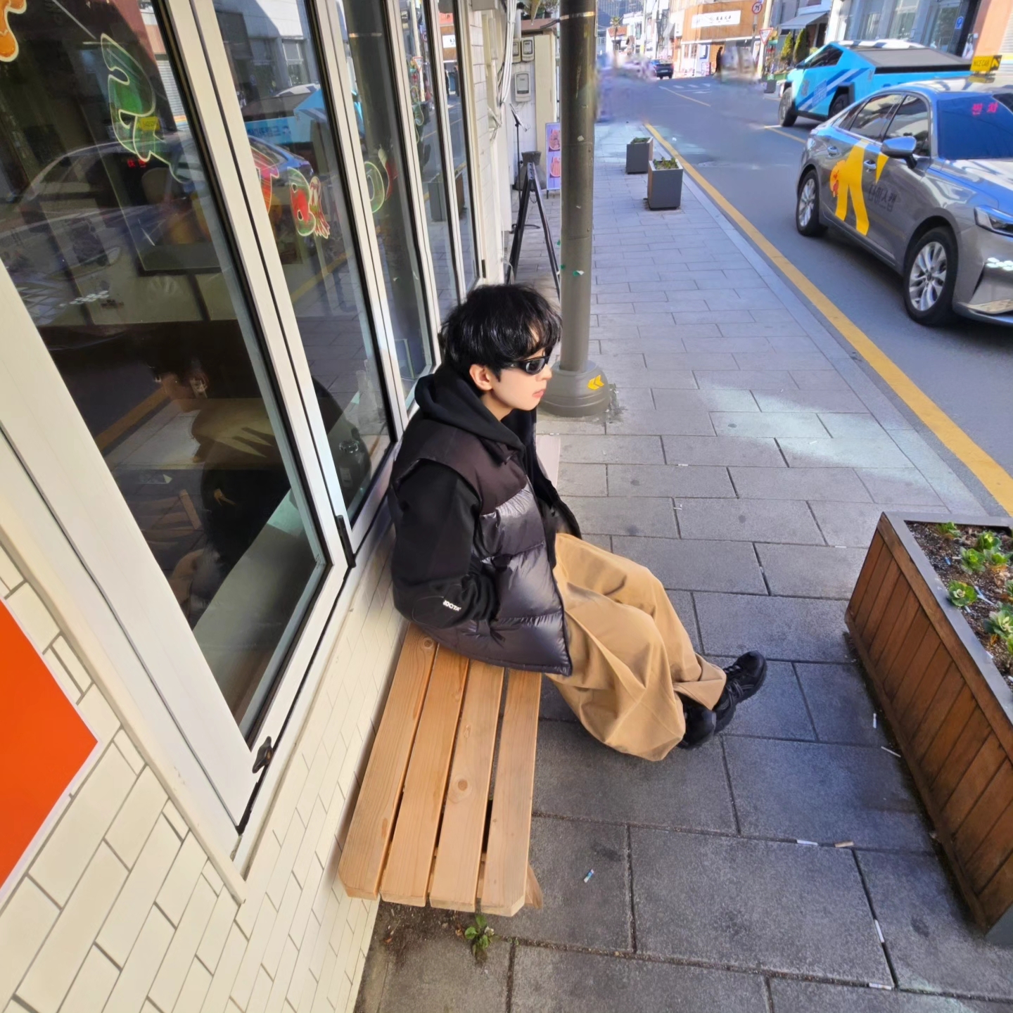 Nike x Drake Nocta Fleece Hoodie Black (FN7659-010), The North Face Novelty Nuptse Vest RDS Dark Gray - 25FW 착용 스타일 - 4