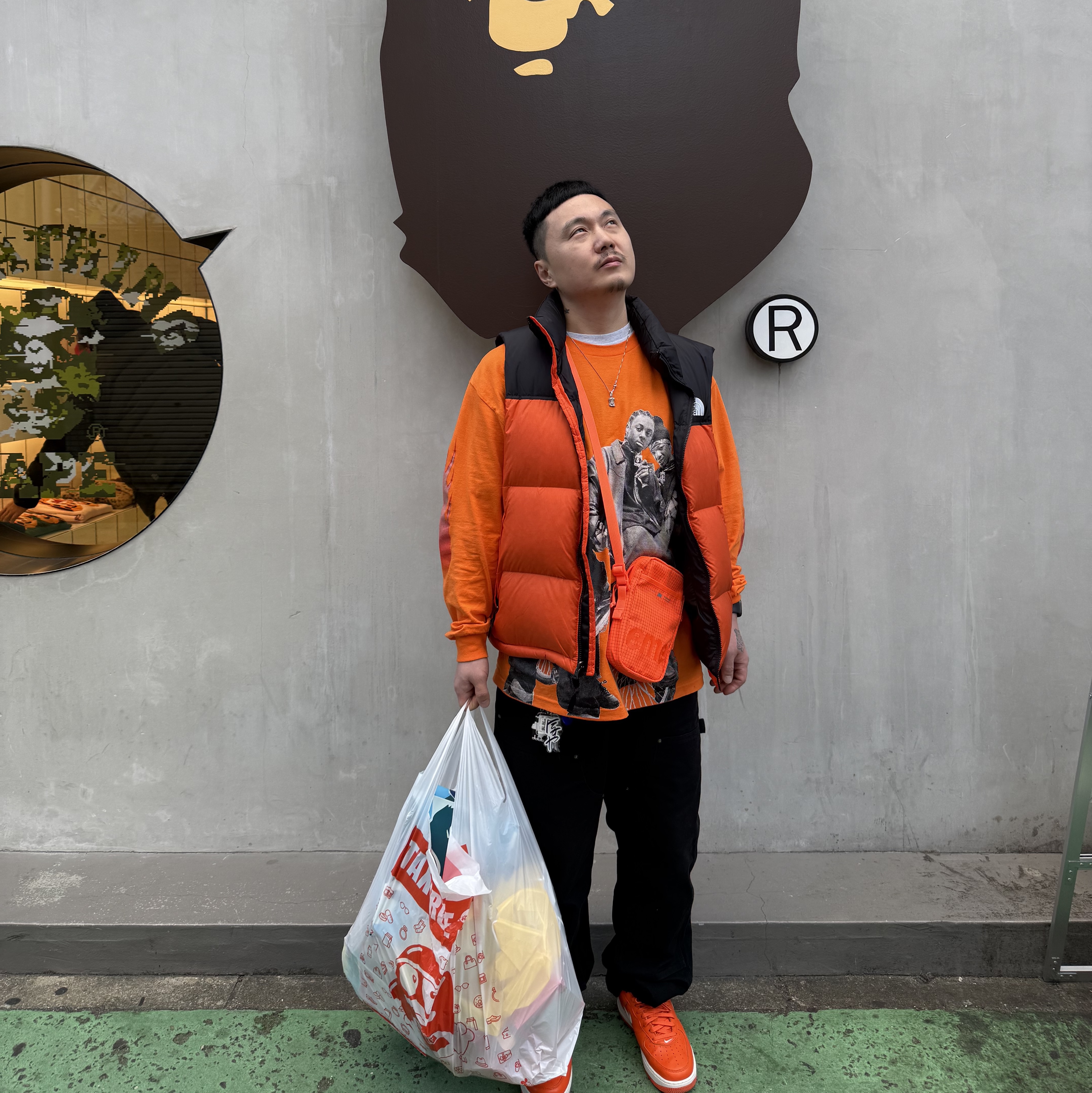 Nike Air Force 1 Low Retro Color of The Month Safety Orange 착용 스타일 - 4