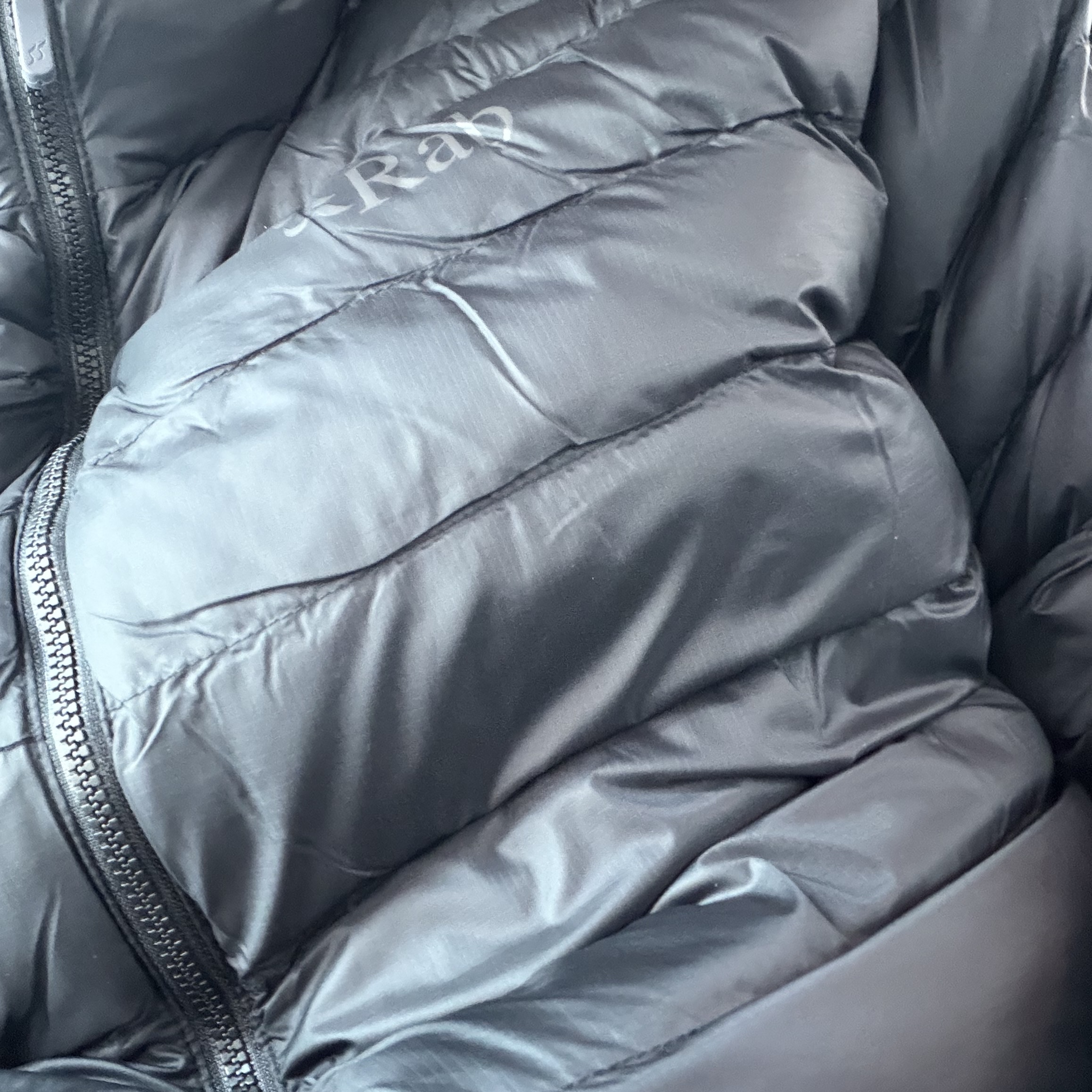 Rab Cirrus Alpine Insulated Jacket Black 착용 스타일