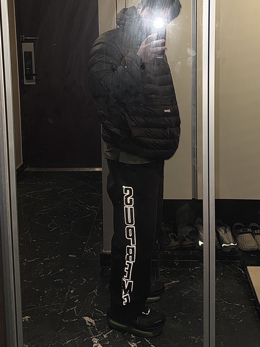 Nike Vomero Premium Black Iron Grey, Supreme Micro Down Half Zip Hooded Pullover Black - 24FW 착용 스타일 - 2