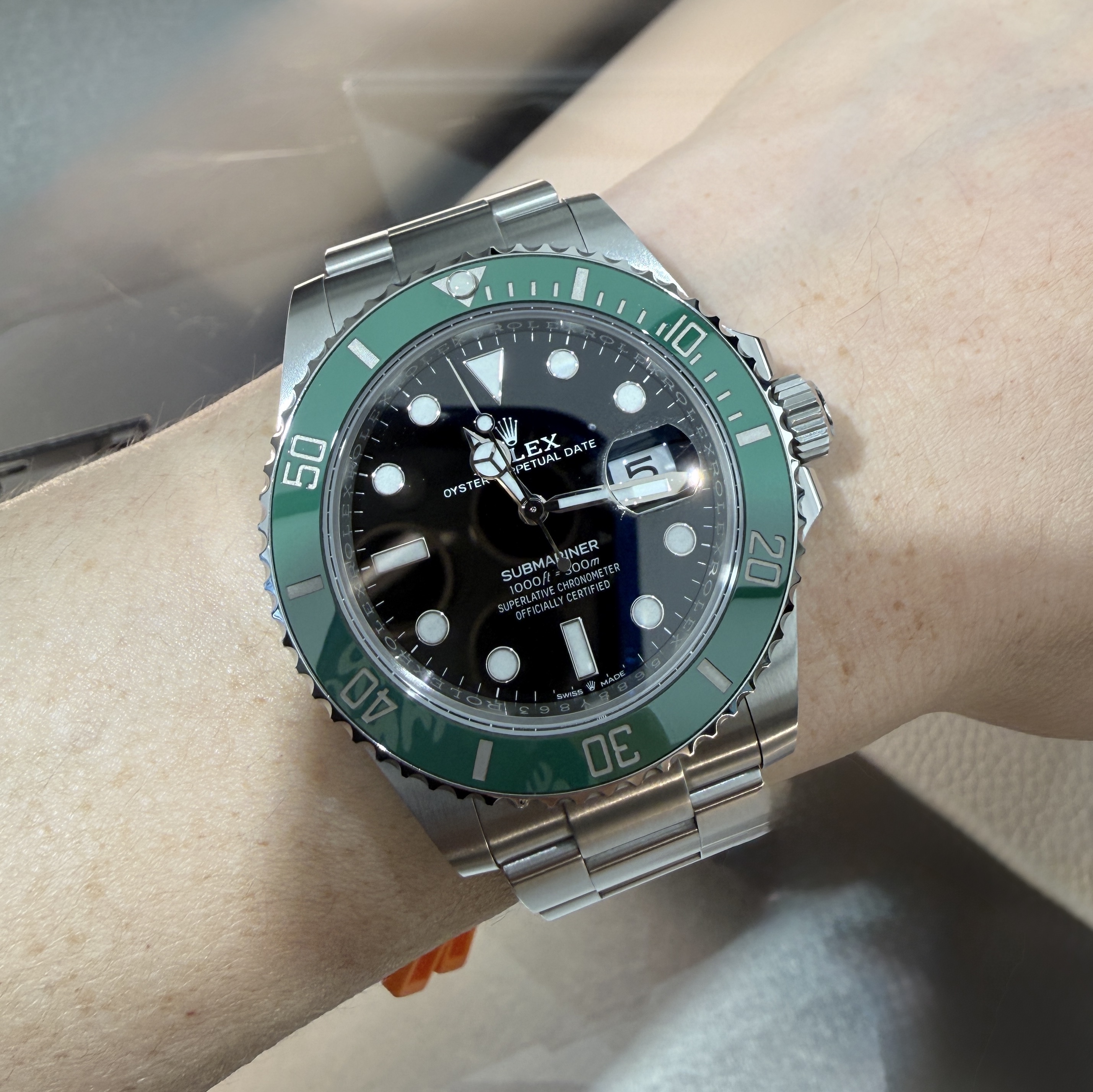 Rolex Submariner 41-126610LV Black Bar+Dot Oyster 착용 스타일