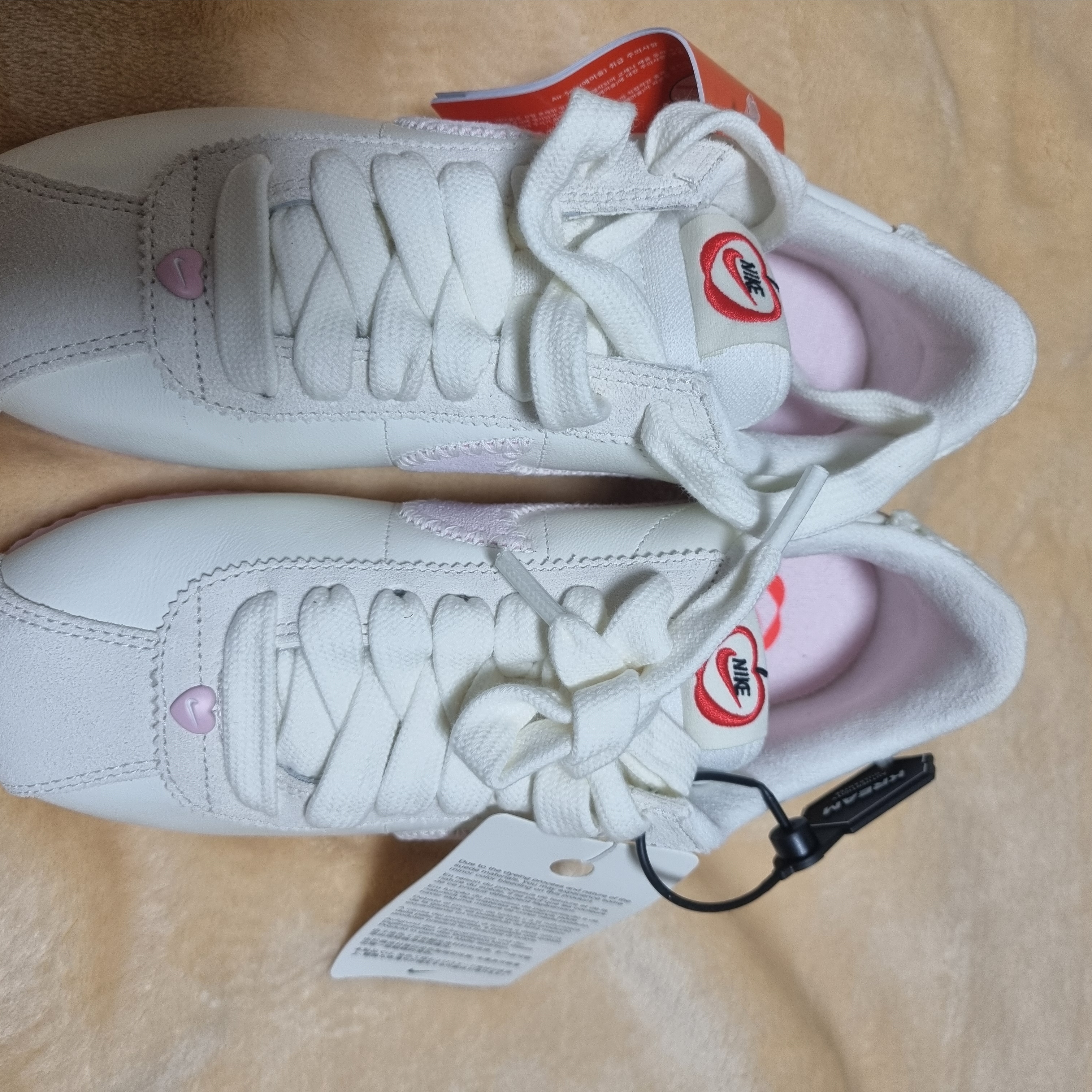 (W) Nike Cortez Valentine's Day Sail Pink Foam 착용 스타일 - 5