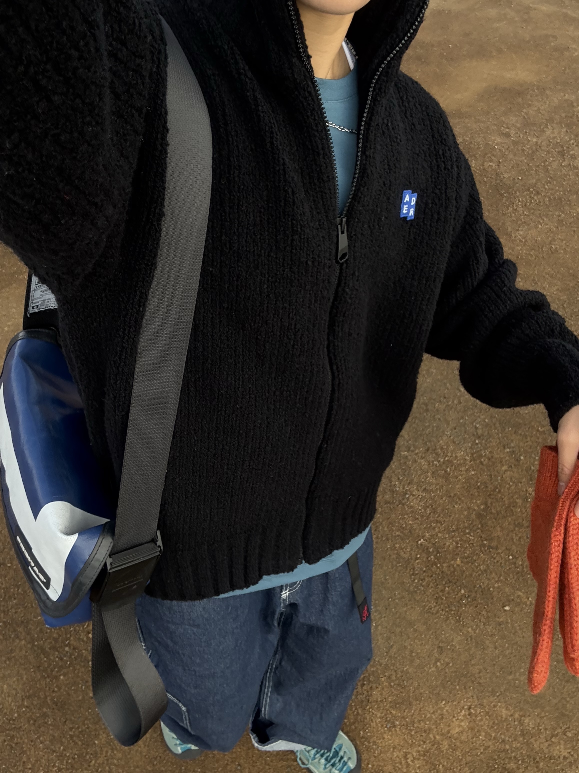 Ader Error Sig; TRS/BL Tag Knit Zip-Up 01 Black, (W) Keen Jasper Sneakers Dark Forest 착용 스타일