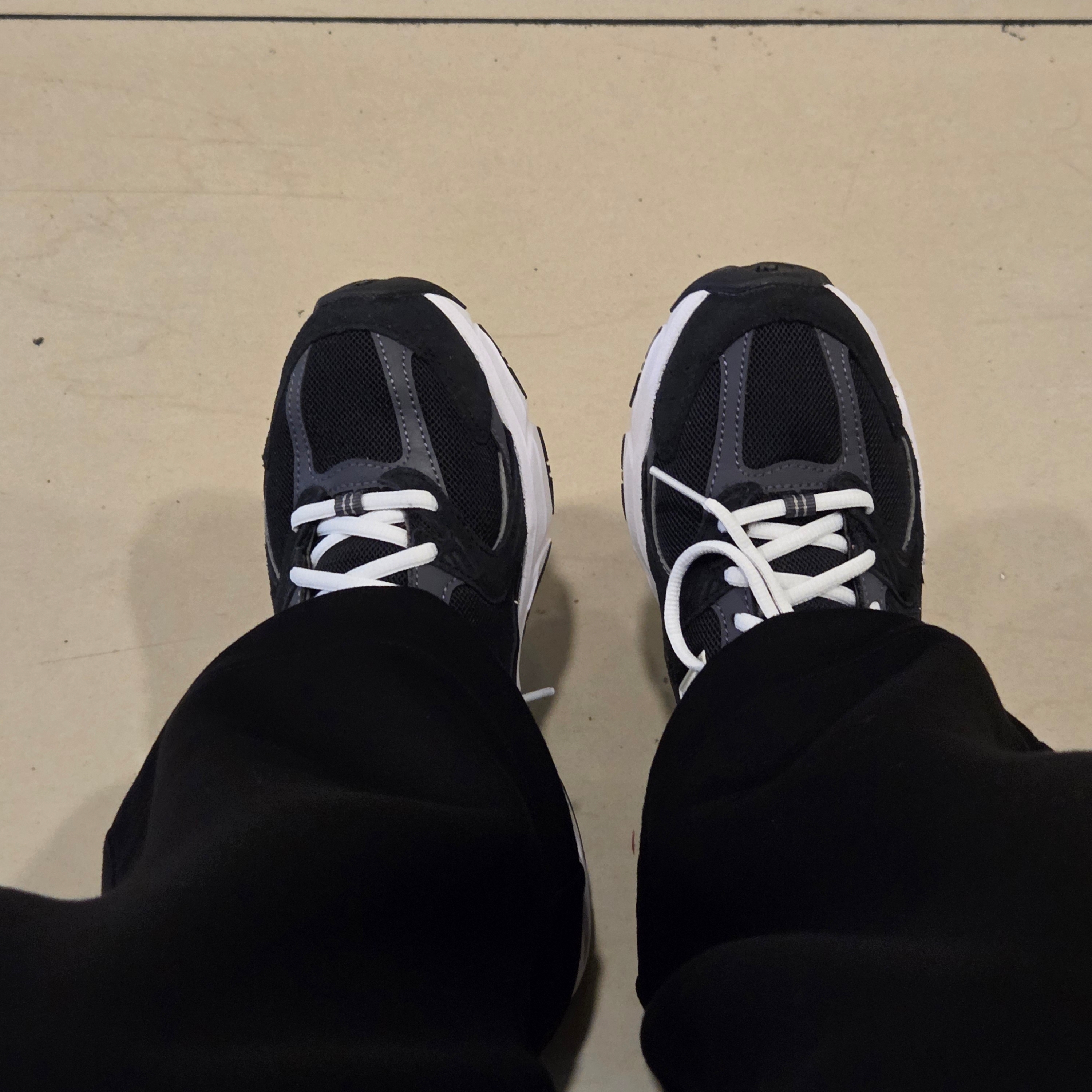 New Balance 530 Classic Black 착용 스타일