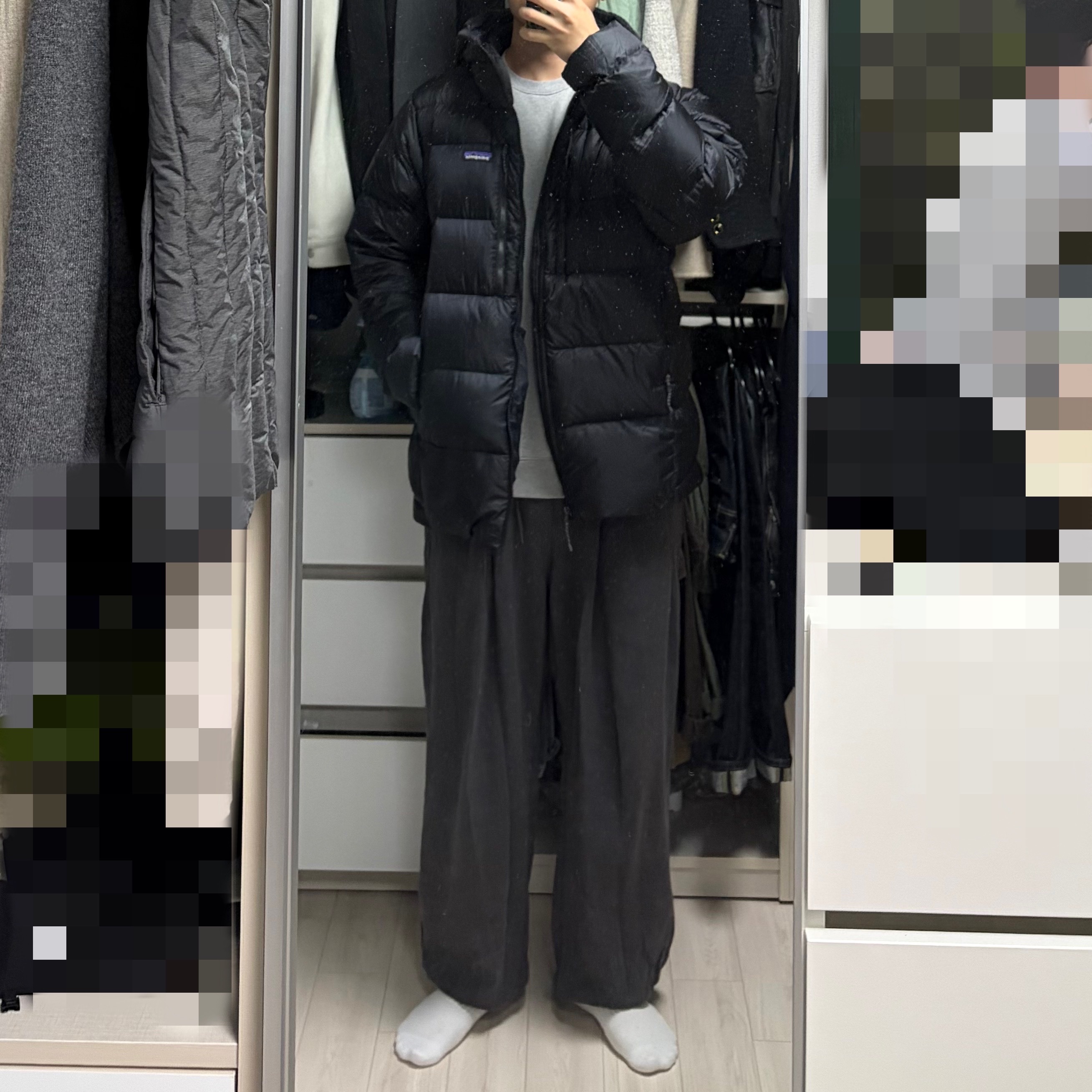 Patagonia Fitz Roy Down Hoody Black 착용 스타일 - 2
