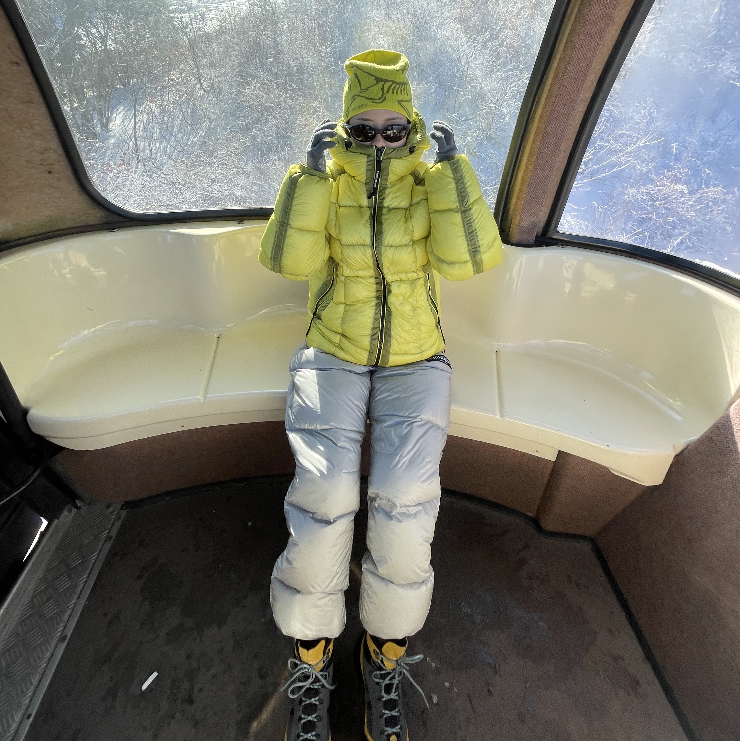 C.P. Company D.D. Shell Hooded Down Jacket Green Sheen Yellow - 25FW 착용 스타일 - 2