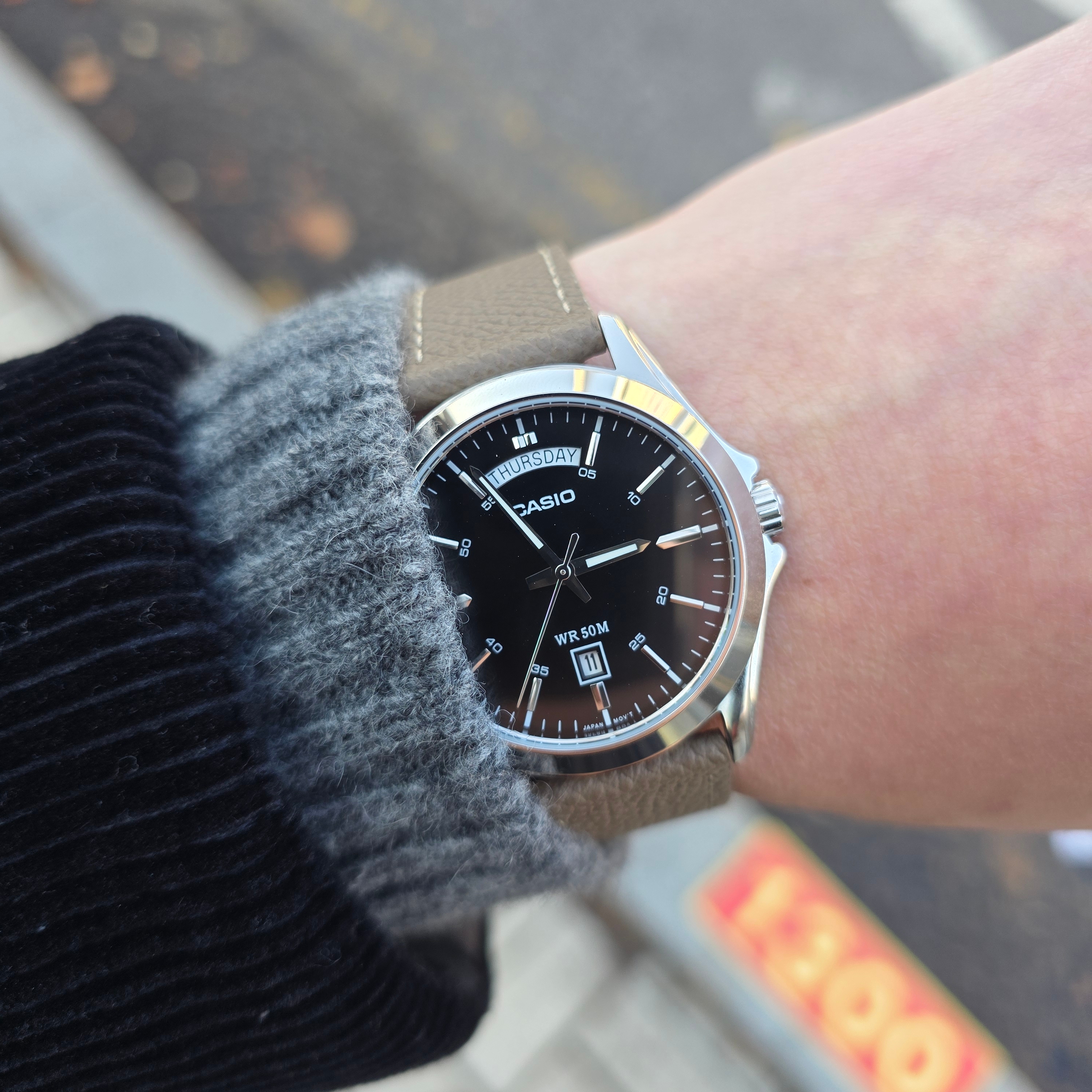 Casio MTP-1370L-1AVDF 착용 스타일