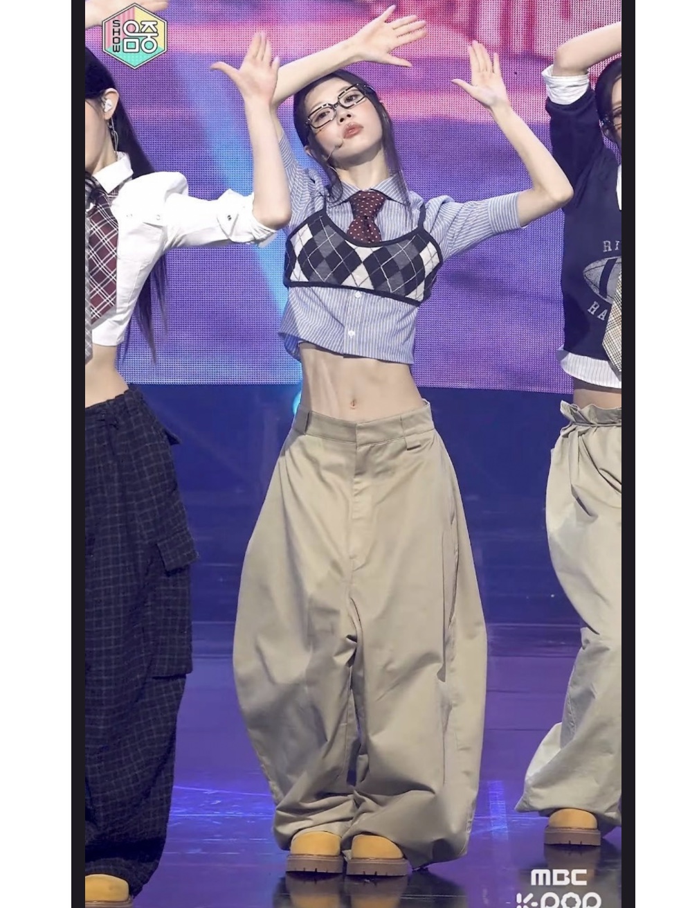 Willy Chavarria Cholo Chino Pants Travertine 착용 스타일