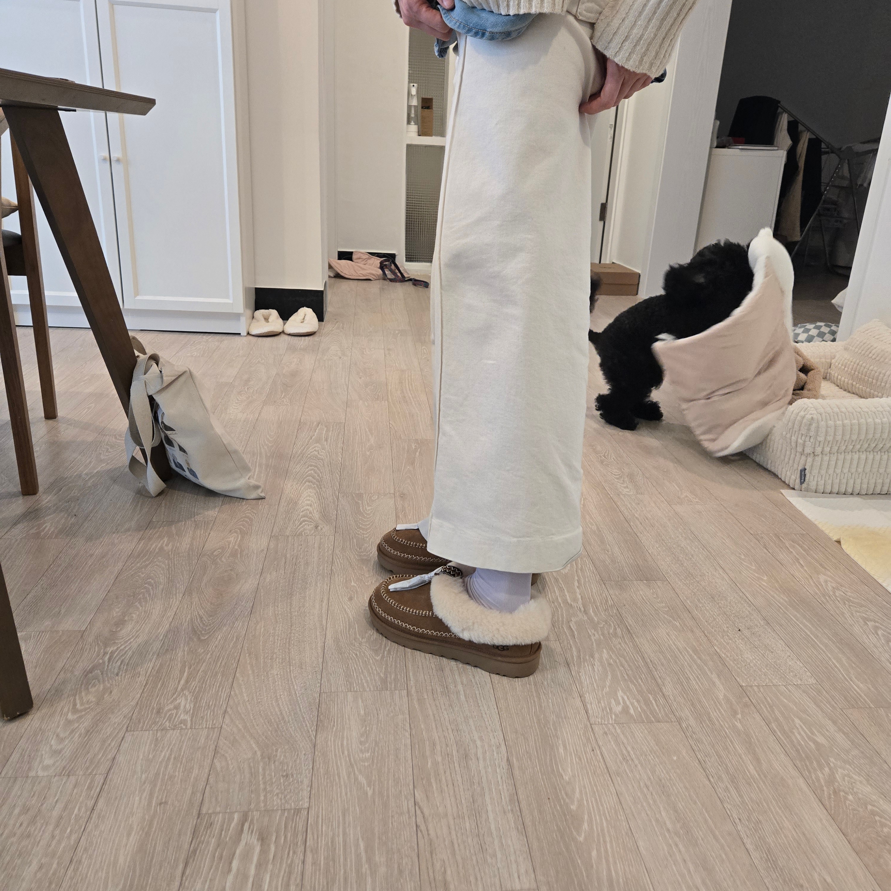 (W) UGG Tasman Alpine Chestnut 착용 스타일 - 2
