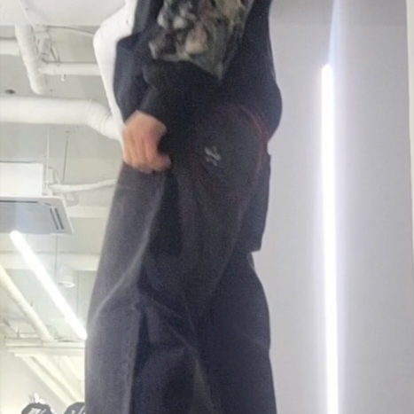 Supreme Windstopper Zip Gloves Black - 25FW, Supreme Windstopper Zip Gloves Olive - 25FW 착용 스타일 - 3