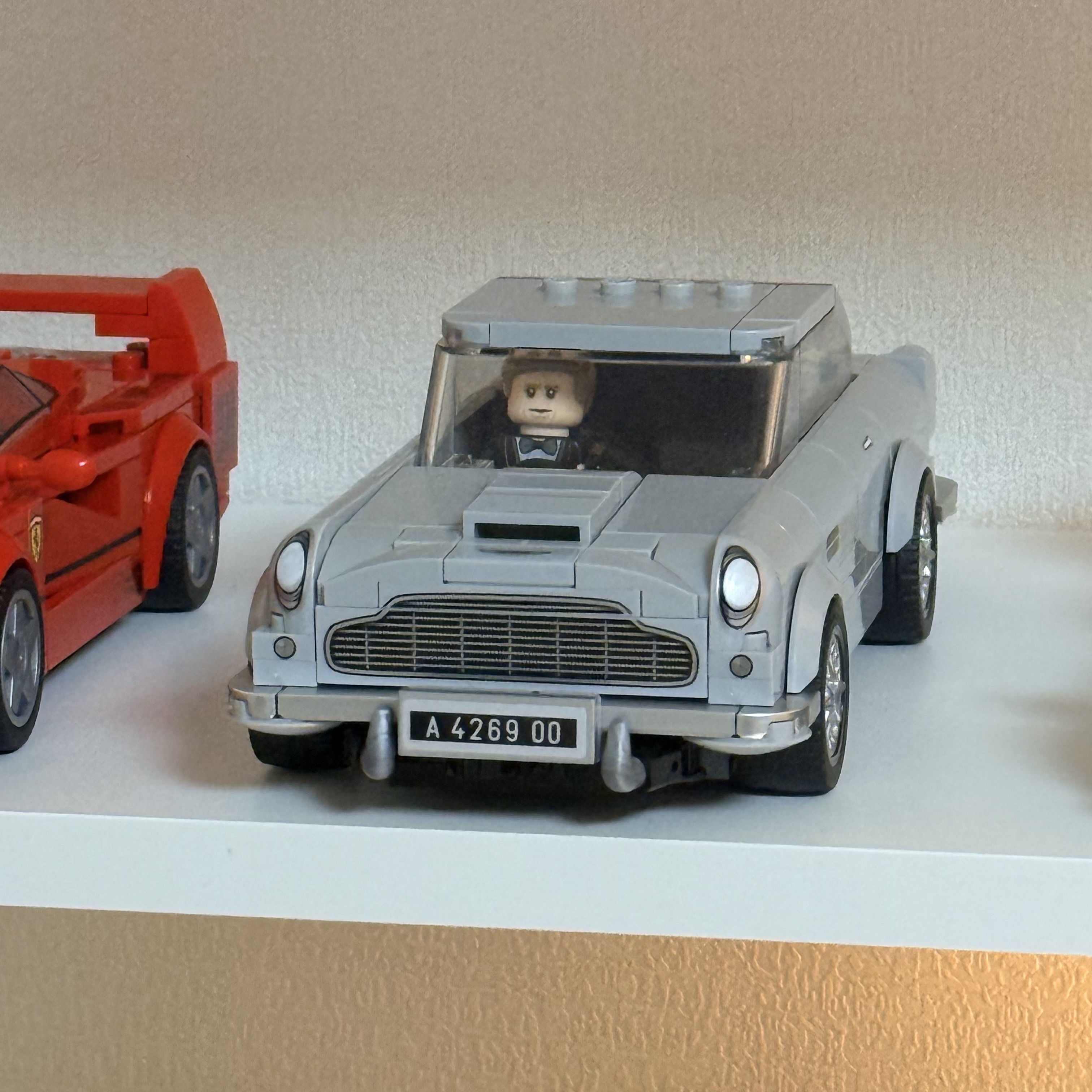 Lego 007 Aston Martin DB5 착용 스타일