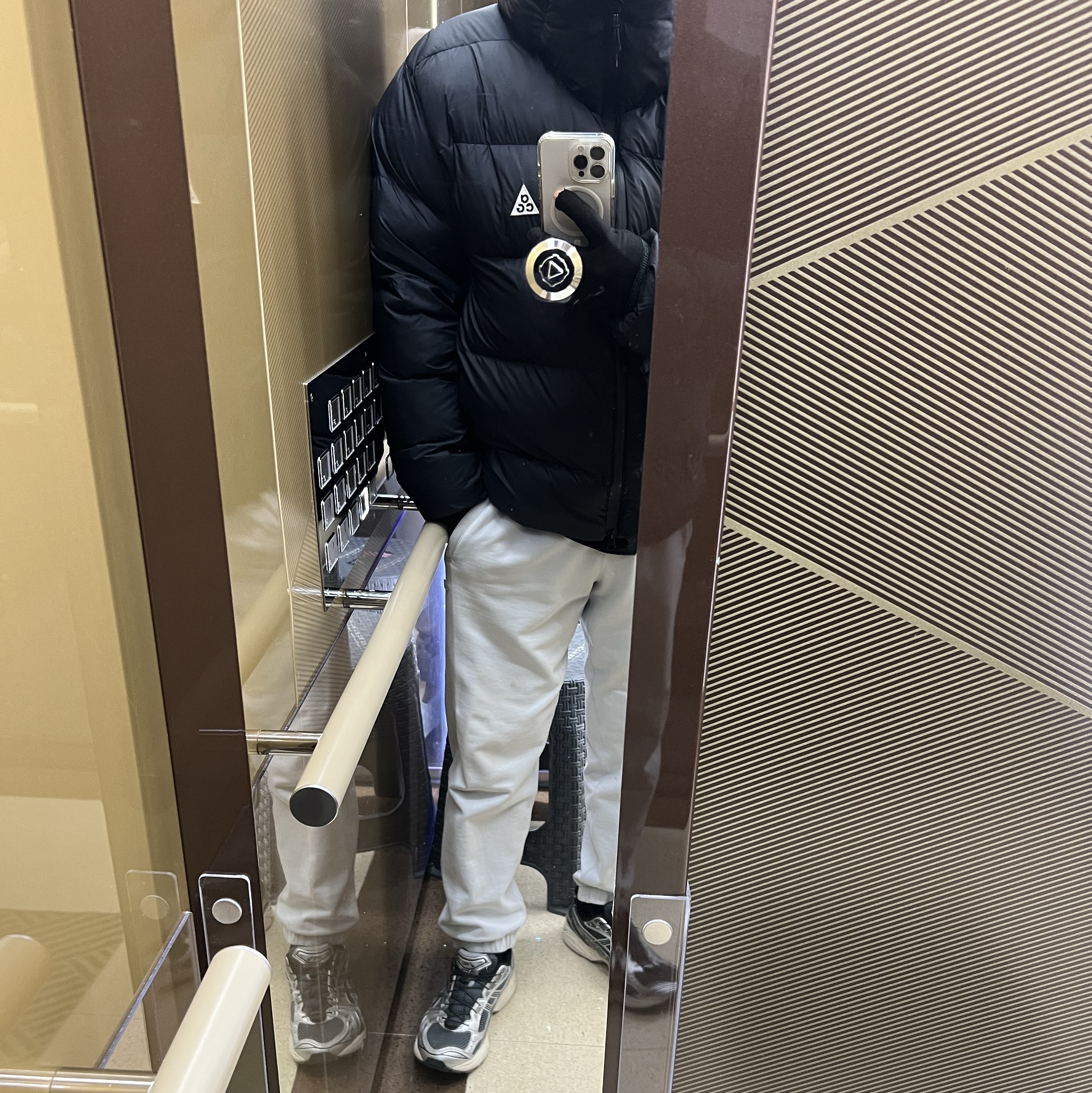 Asics Unlimited Gel-Kayano 14 Carrier Grey Black, Nike ACG Therma-Fit ADV Lunar Lake Loose Hooded Jacket Black Summit White - Asia 착용 스타일