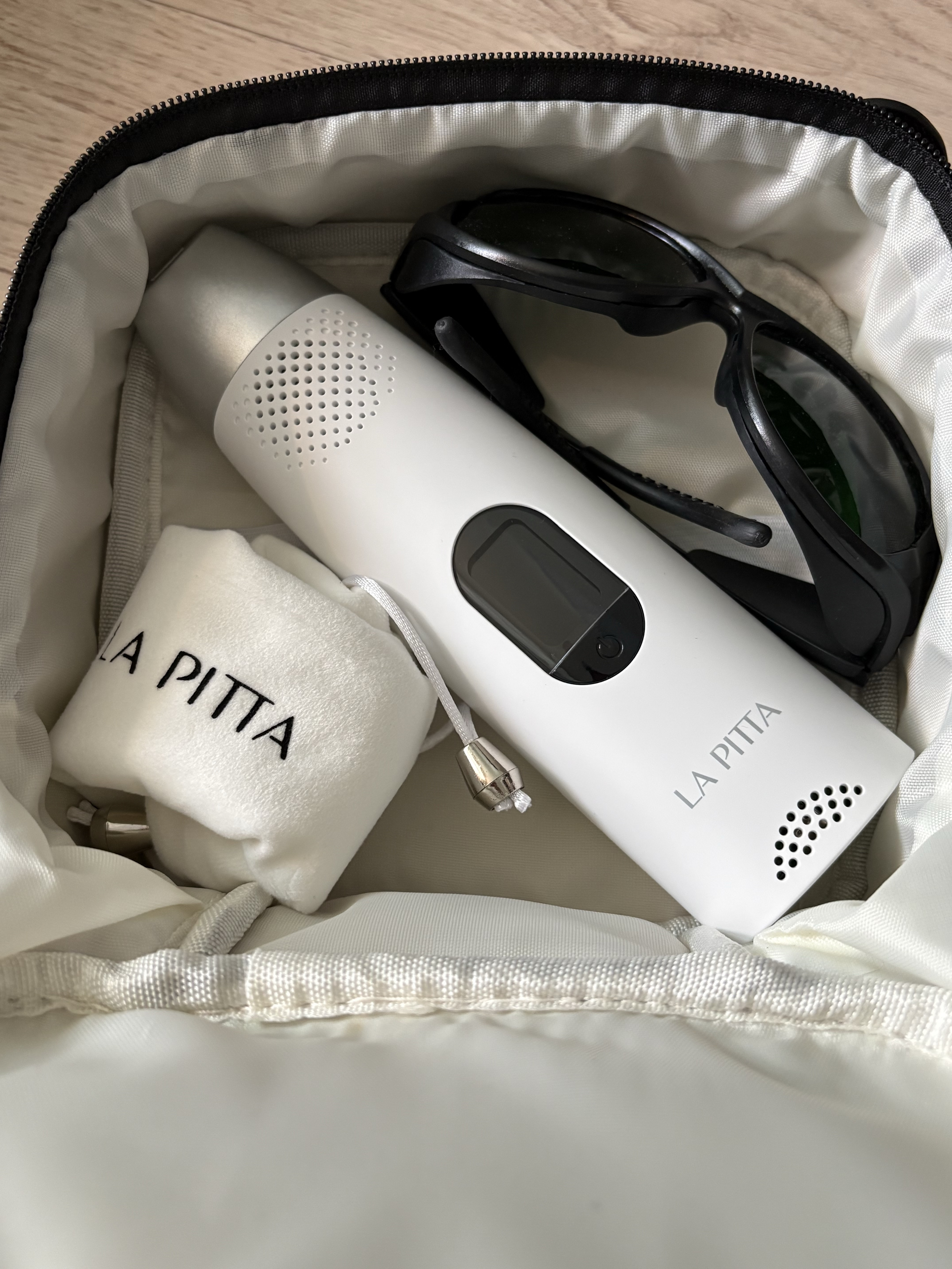 LA PITTA Melaclean IPL Pigmentation & Skin Tone Correction Medical Device 착용 스타일 - 2