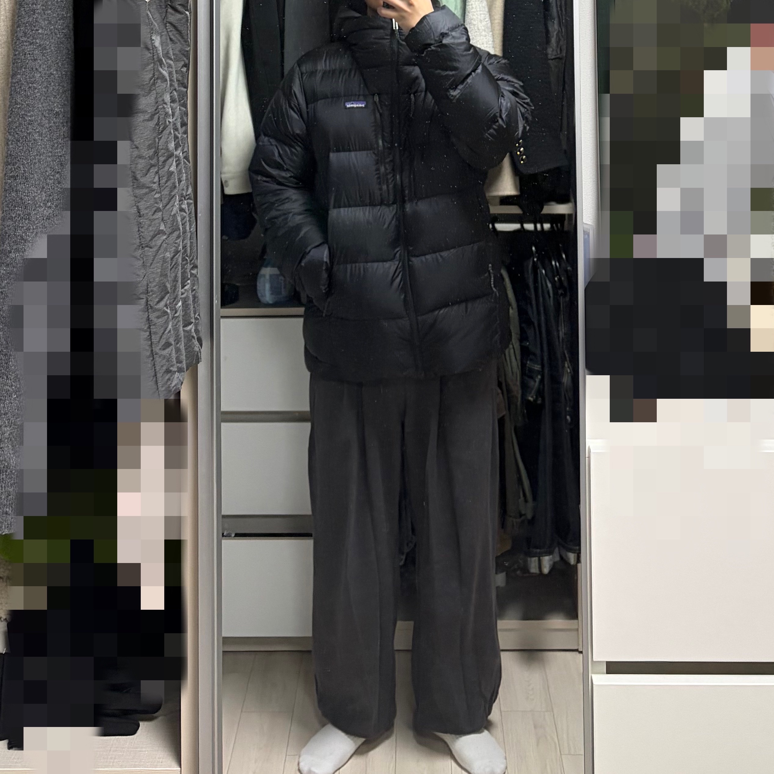 Patagonia Fitz Roy Down Hoody Black 착용 스타일 - 1