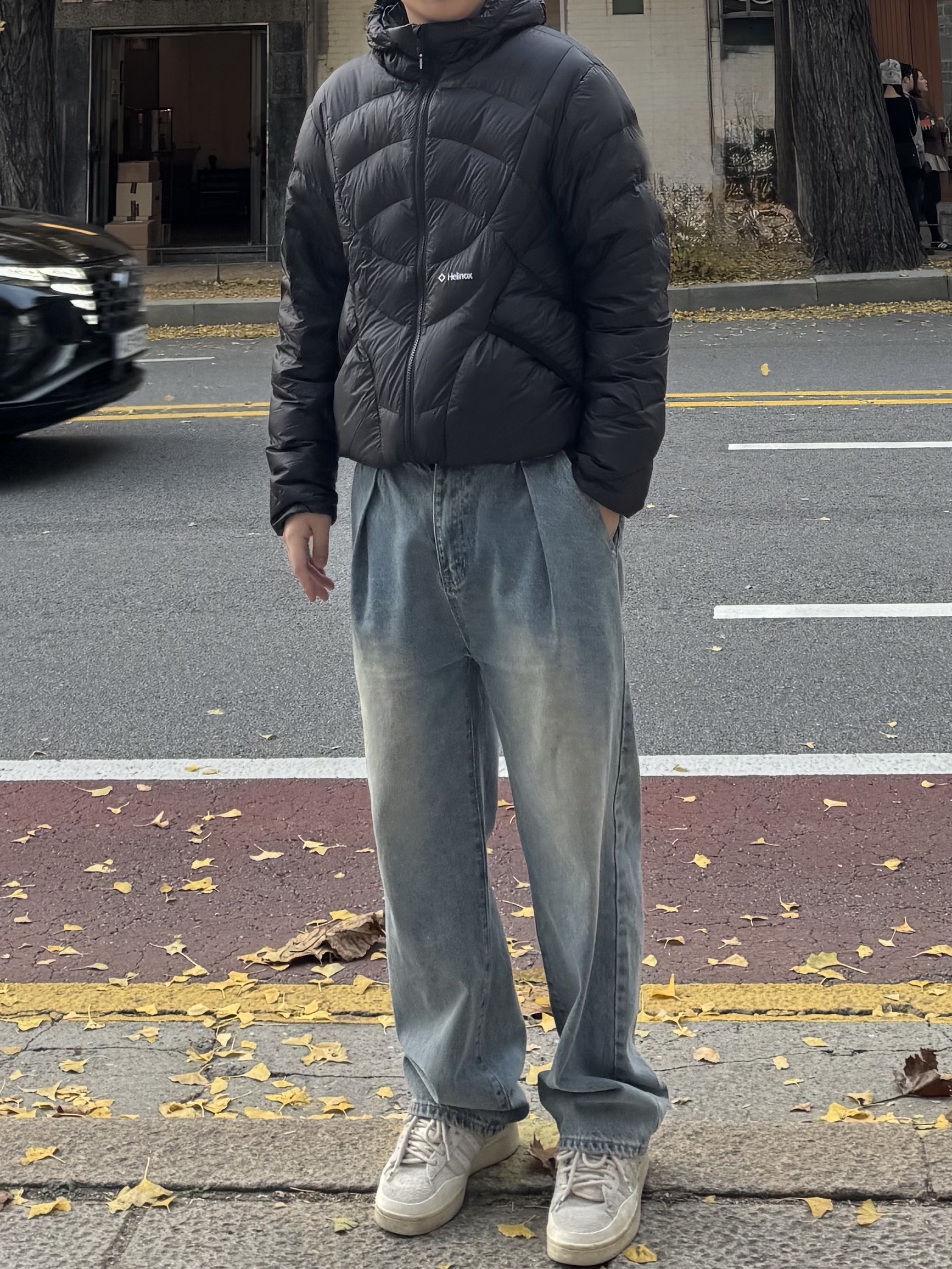 Helinox Wear Eclipse Pack Down Jacket Black, Adidas x Bad Bunny Campus Light Cloud White 착용 스타일 - 2