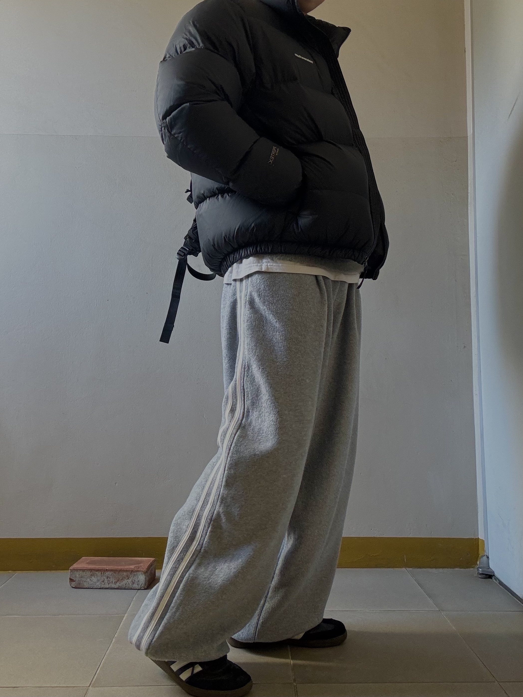 Adidas Samba OG Black White Gum, Thisisneverthat Pertex T Down Jacket Black 착용 스타일