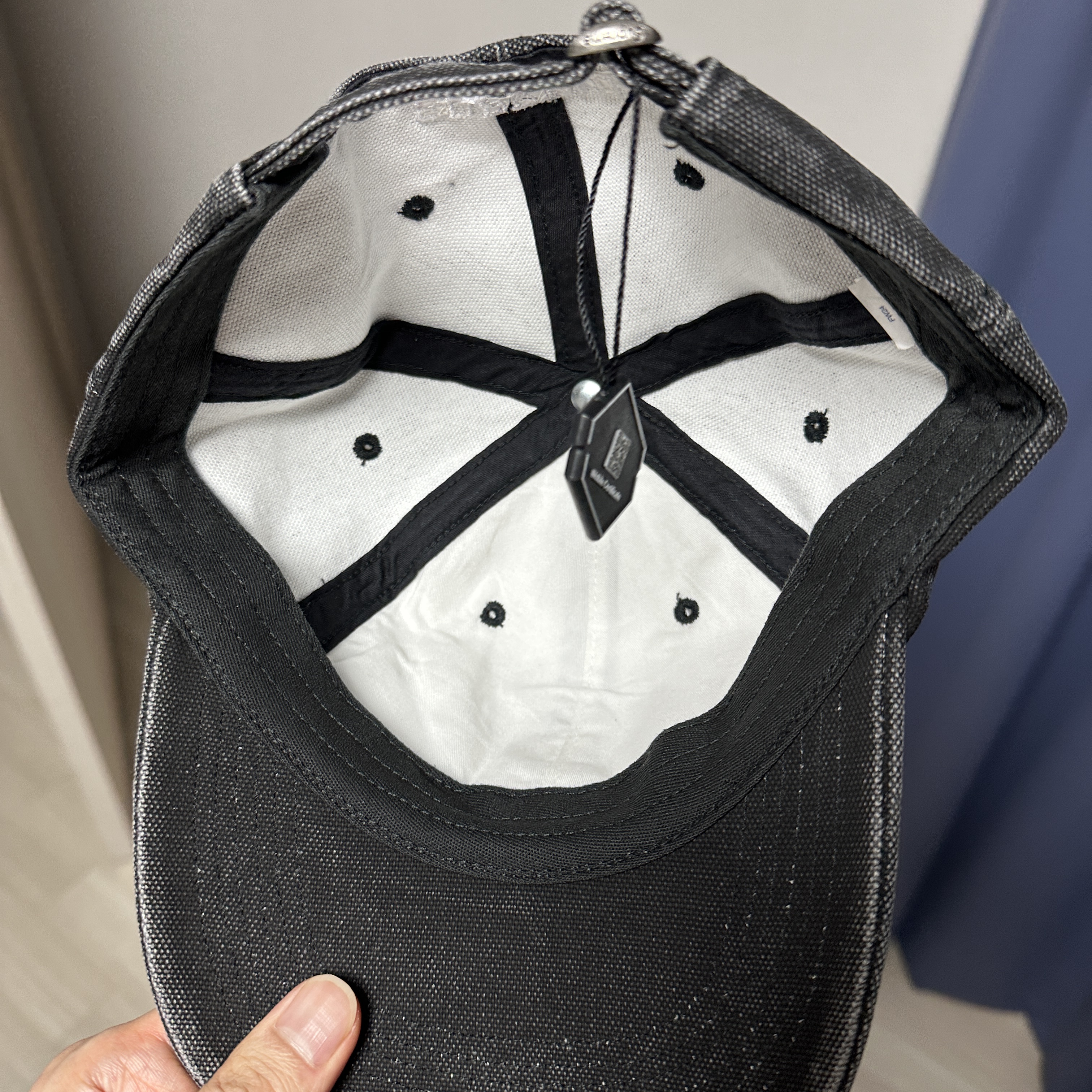 Supreme Pigment S Logo 6-Panel Black - 24FW 착용 스타일