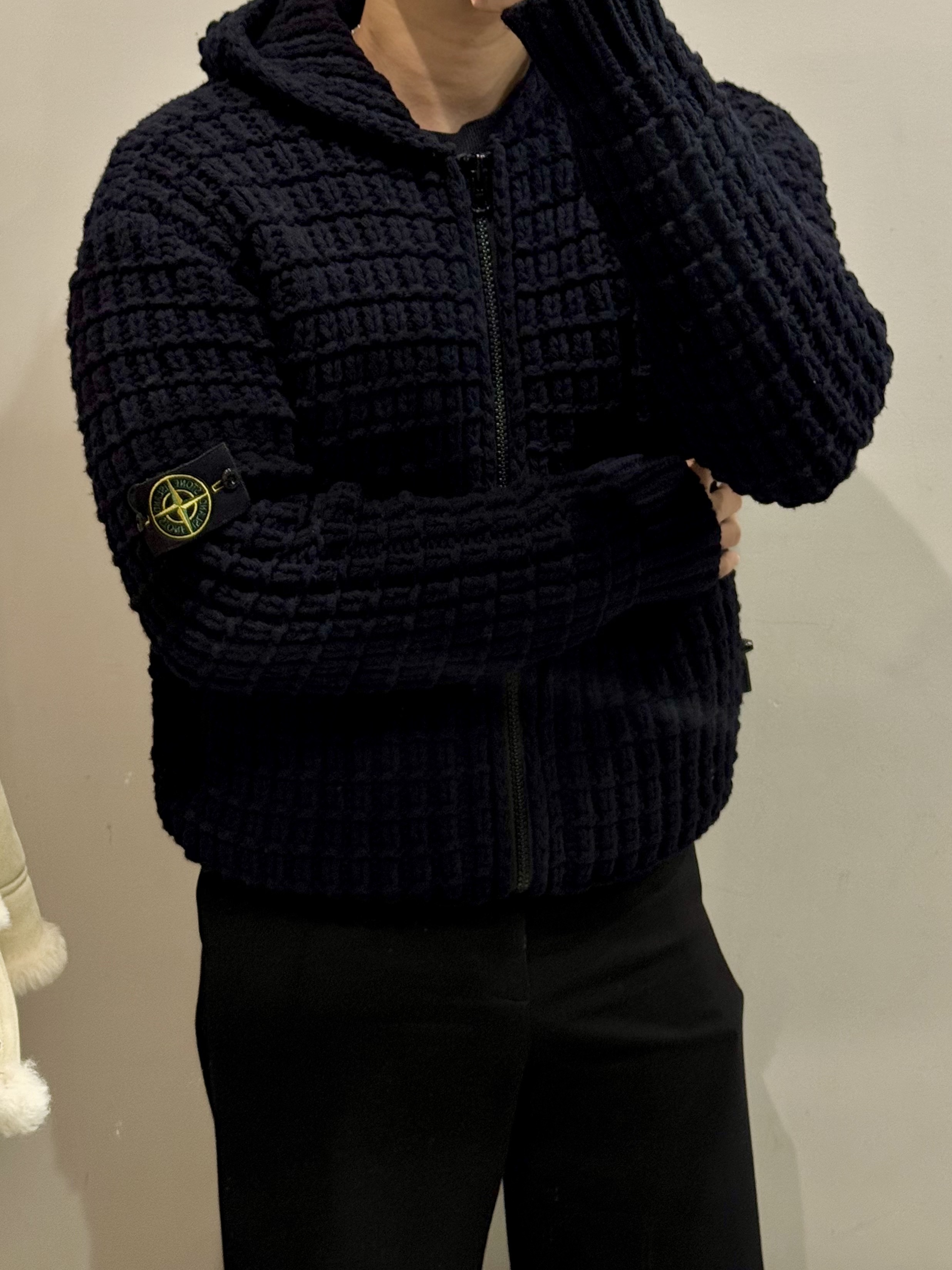 C.P. Company Eco-Chrome R Down Jacket Black - 23FW 착용 스타일 - 3
