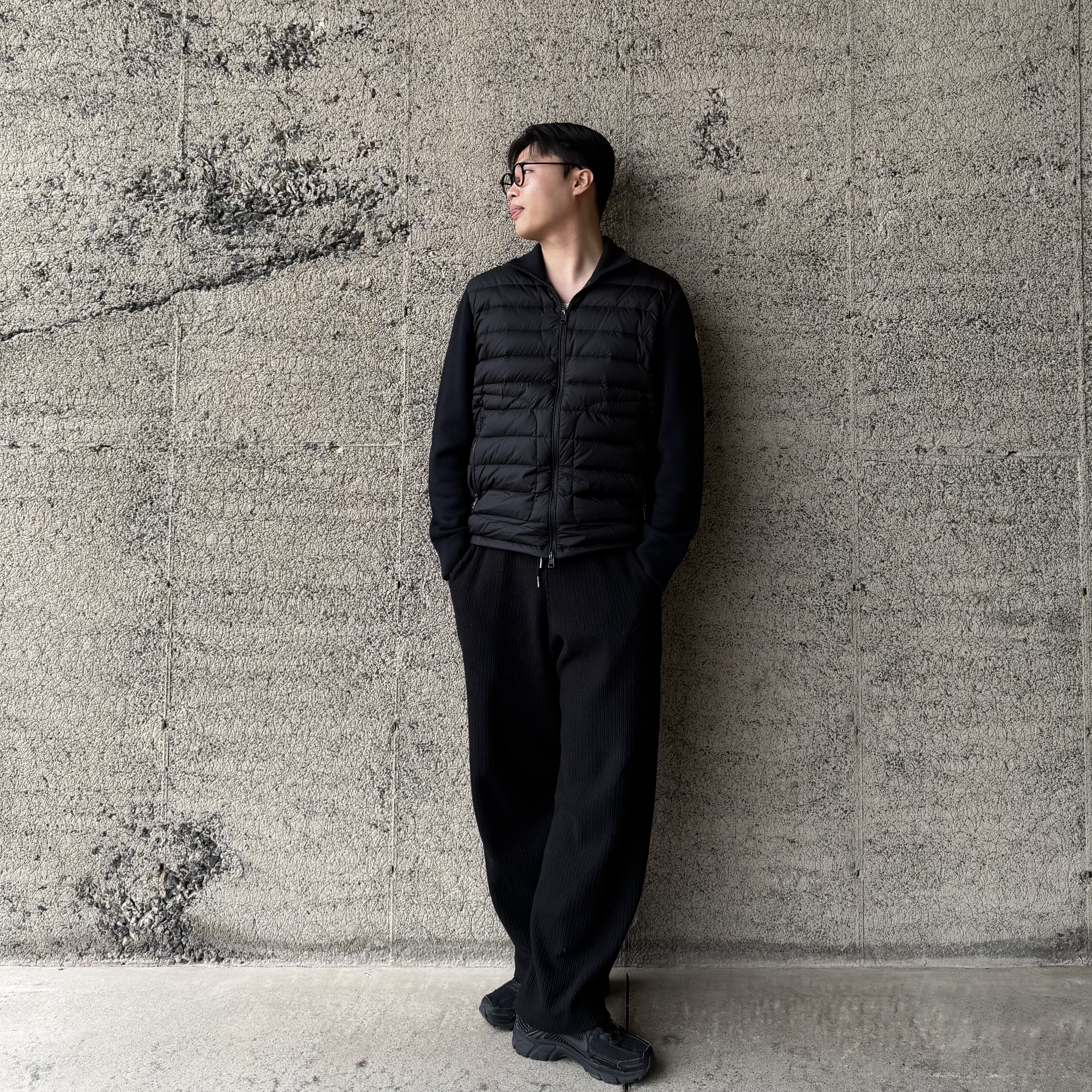 Moncler Padded Zip Up Cardigan Black - 25FW, Nike Zoom Vomero 5 SP Black 착용 스타일