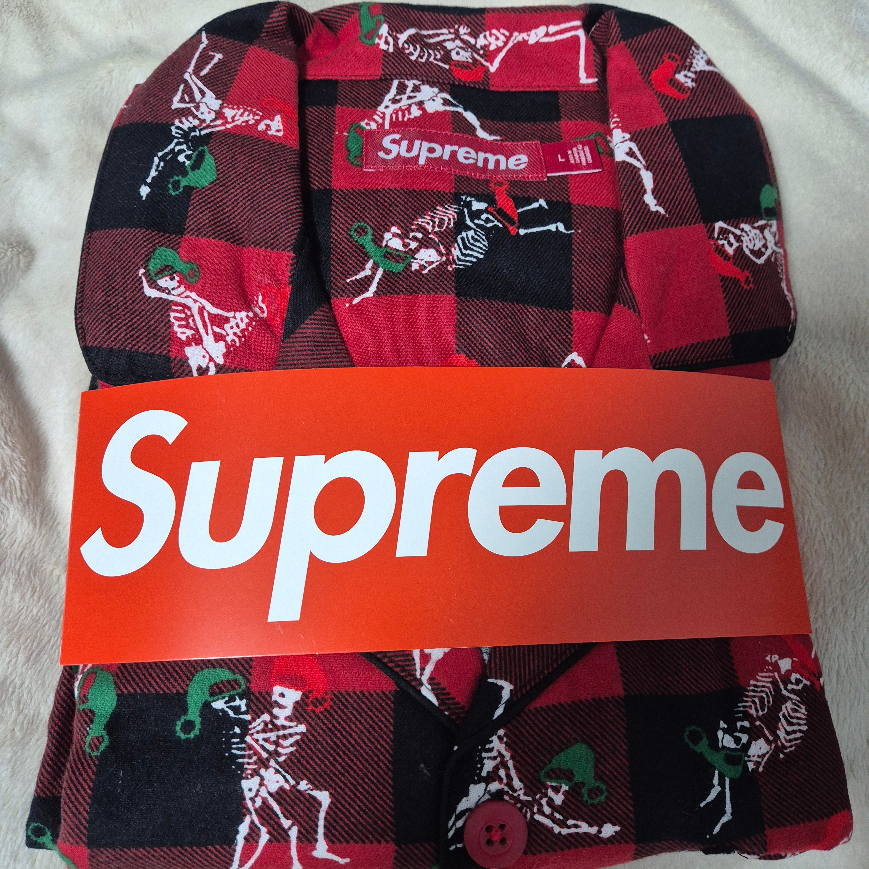 Supreme Holiday Pajama Set Plaid - 25FW 착용 스타일 - 1