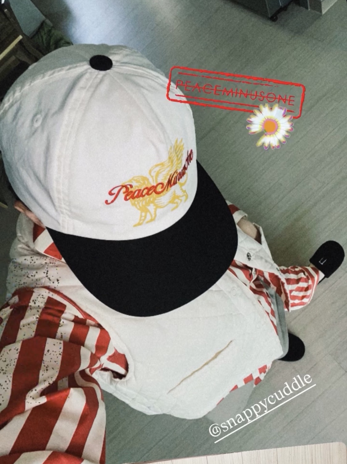 Snappy Cuddle Pajama Set Sophisticated Scarlet, Peaceminusone x Joopiter Five-Panel Baseball Cap White 착용 스타일 - 1