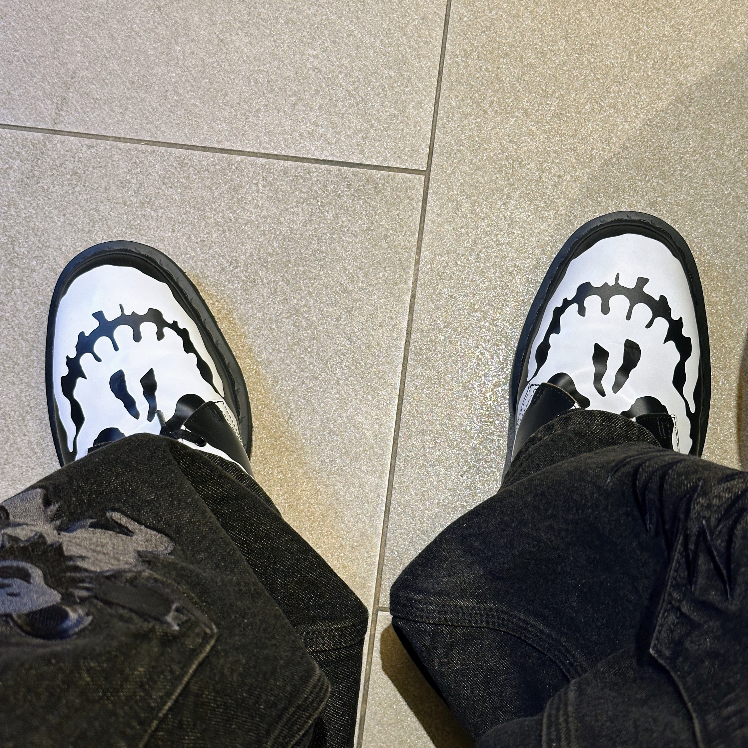 Dr. Martens x Supreme 1461 3-Eye Shoe Black - 25FW 착용 스타일