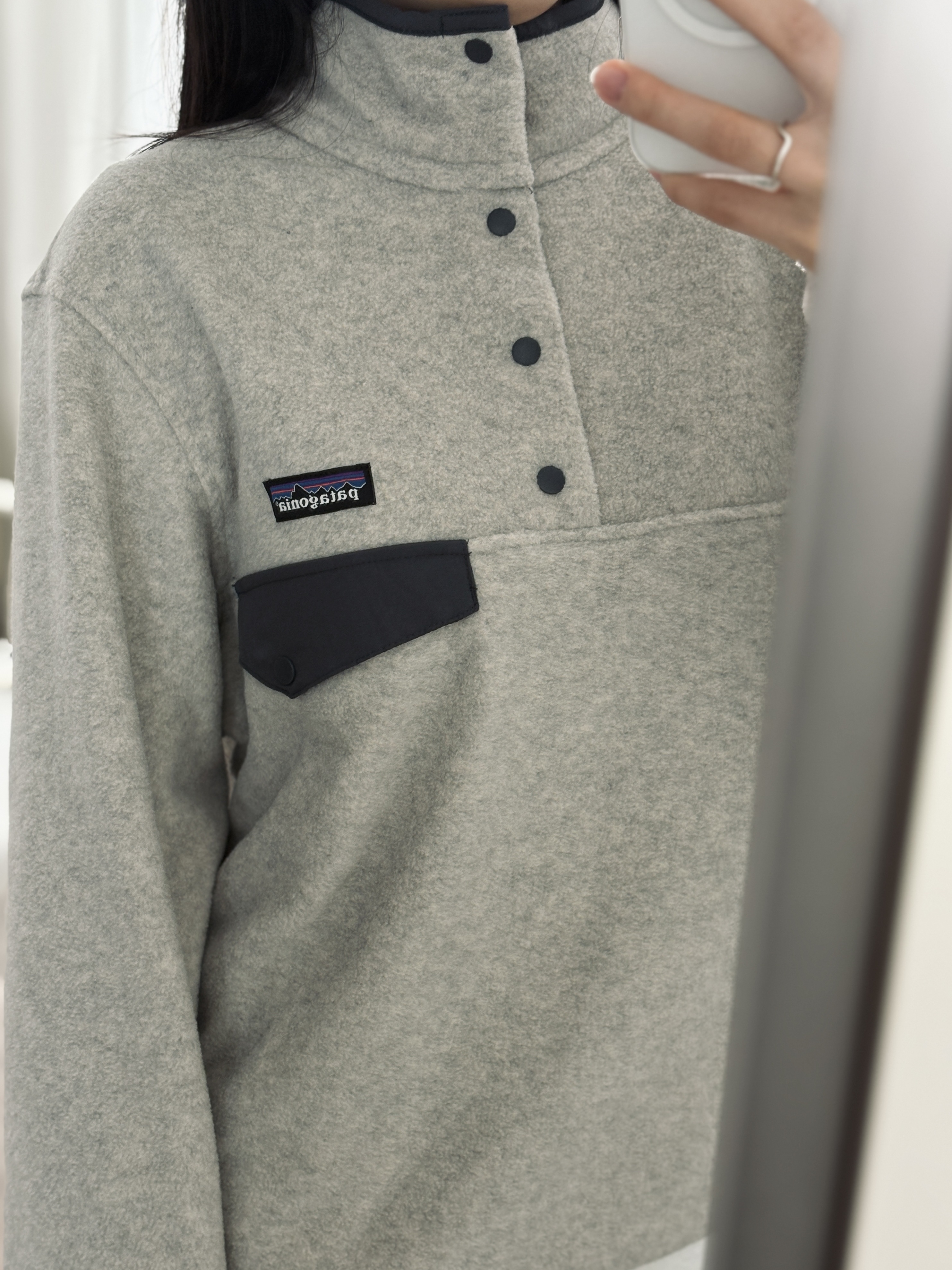 Patagonia Lightweight Synchilla Snap-T Fleece Pullover Oatmeal Heather/Smolder Blue/New Navy 착용 스타일