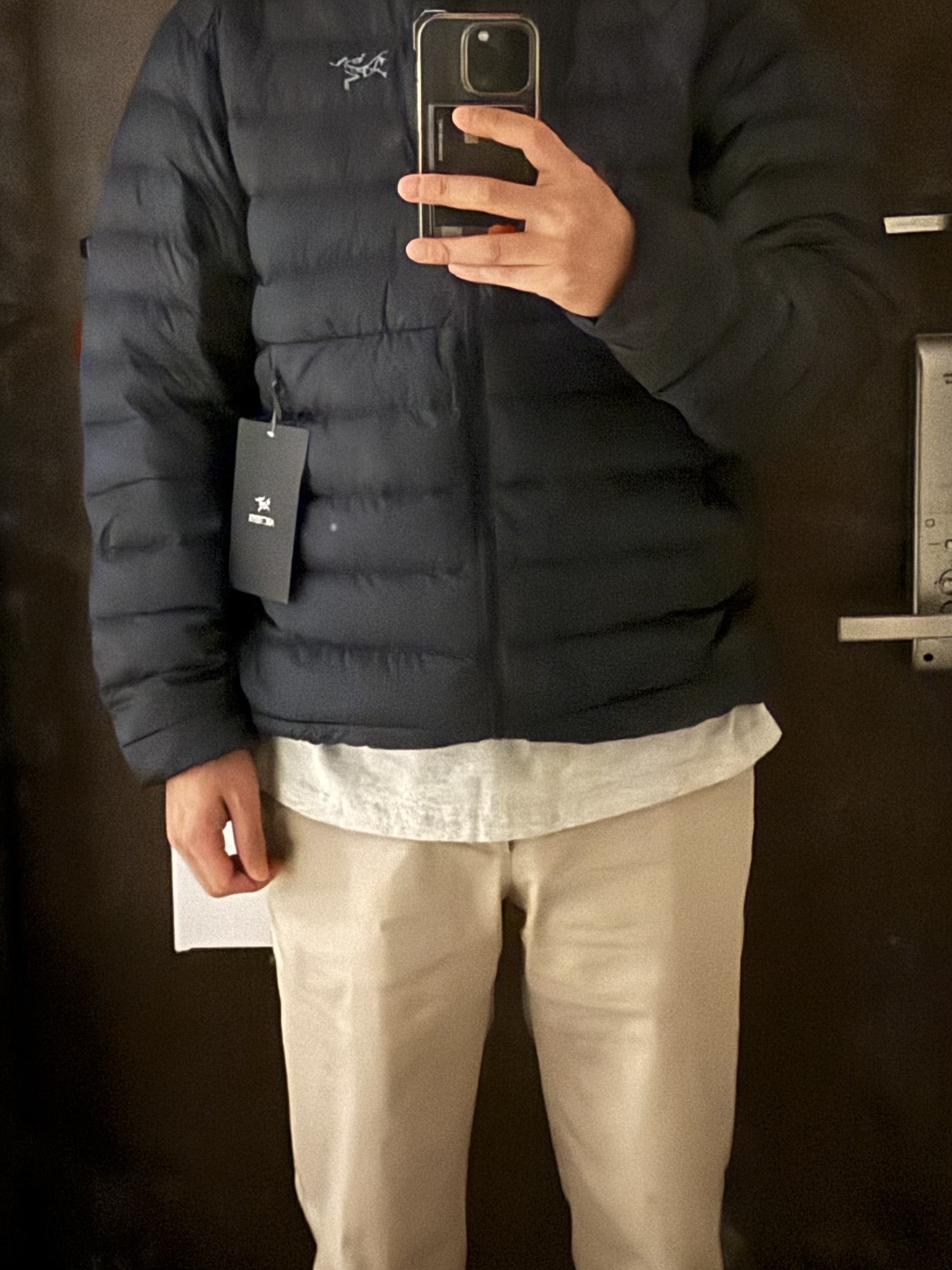 Arc'teryx Cerium Hoody Black Sapphire 착용 스타일