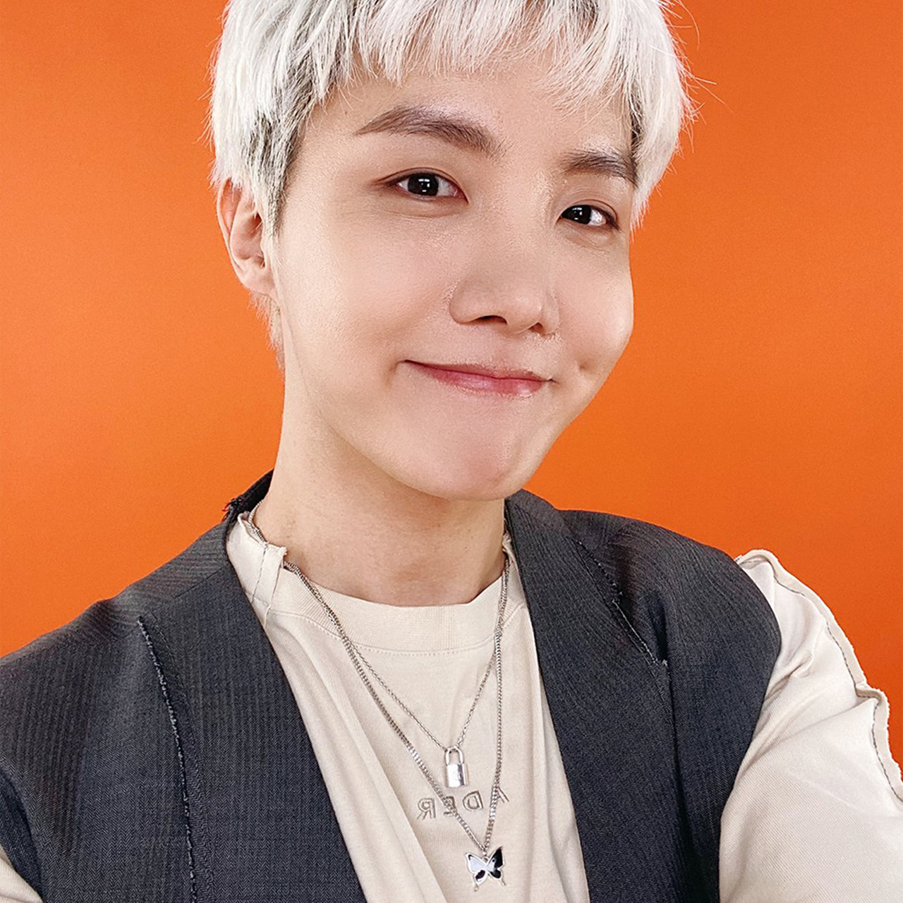 Nonenon Ee Fly Necklace 착용 스타일