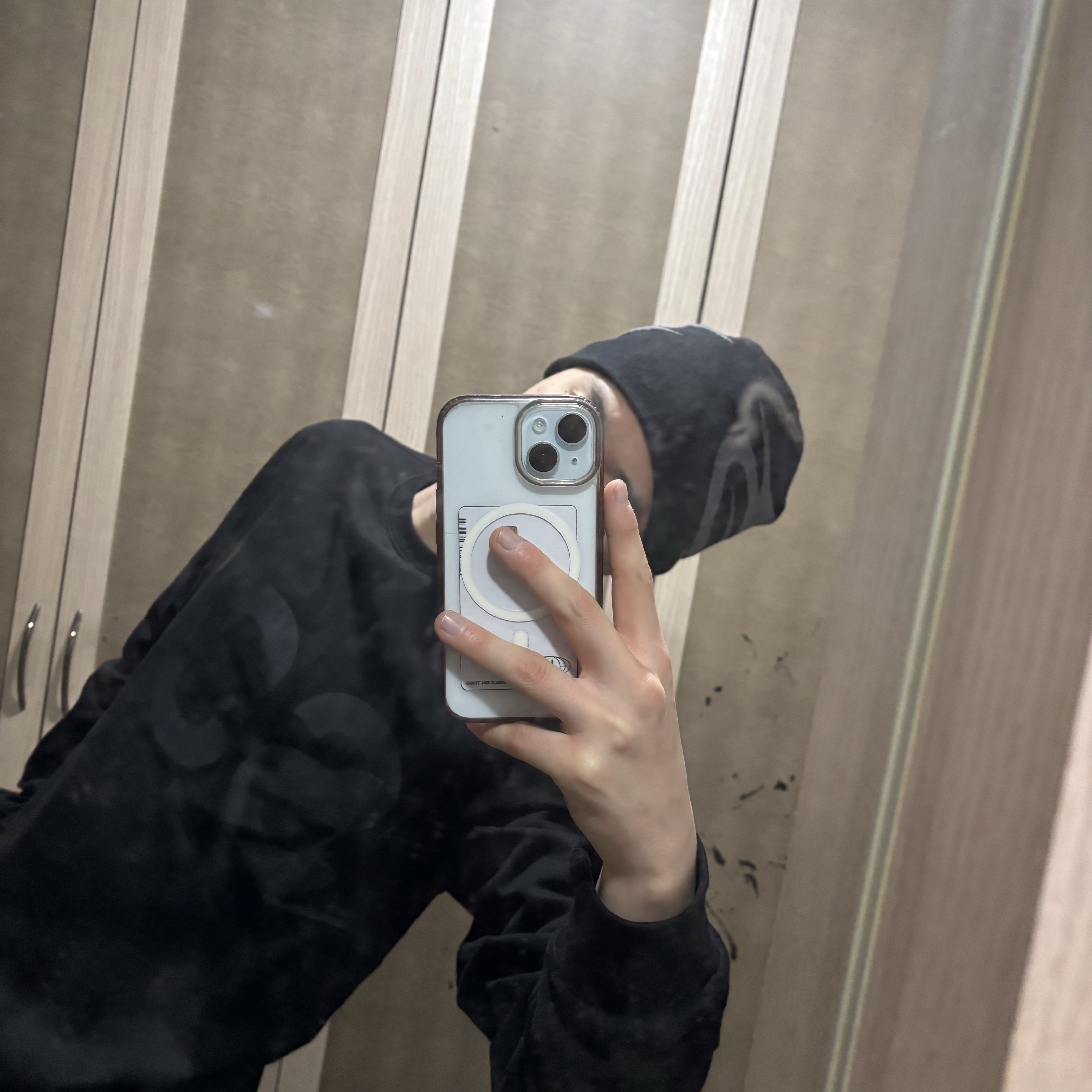 [예약 배송][KREAM 단독] Safarispot Basic Safari LS T-Shirt Black 착용 스타일