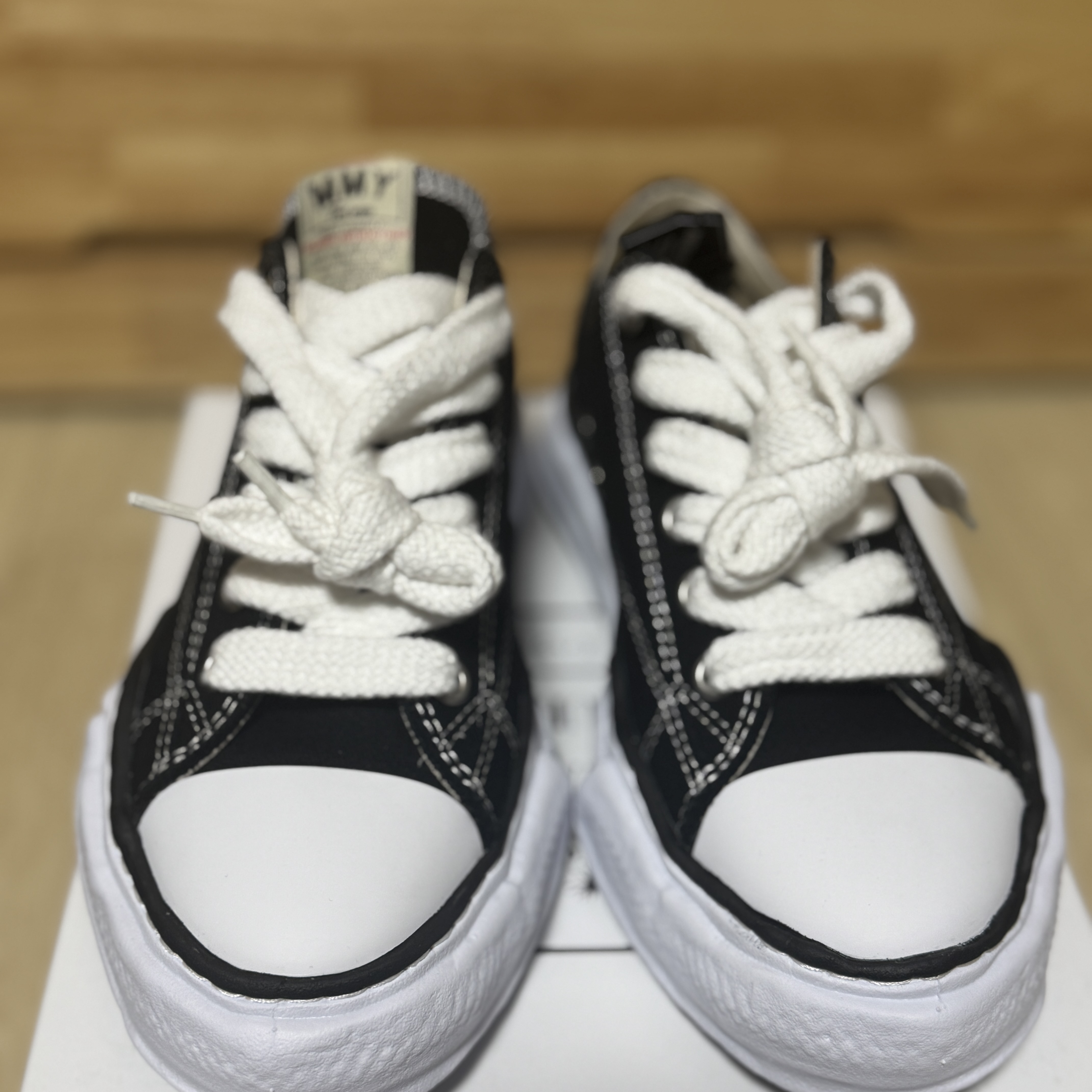 Maison Mihara Yasuhiro Peterson OG Sole Canvas Low Sneakers Black 착용 스타일