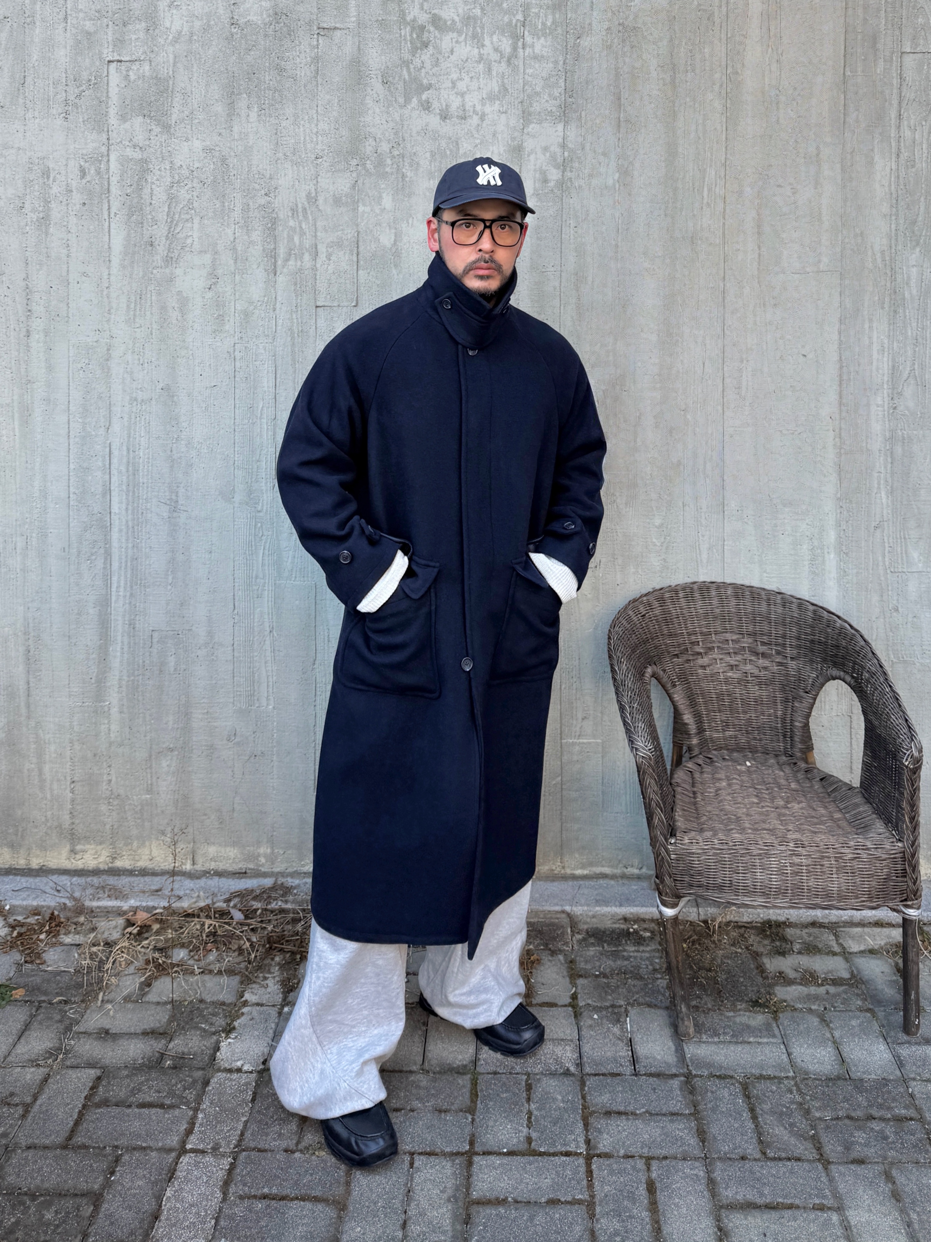 Farfromwhat Far Patch Logo Cap Brown 착용 스타일 - 2