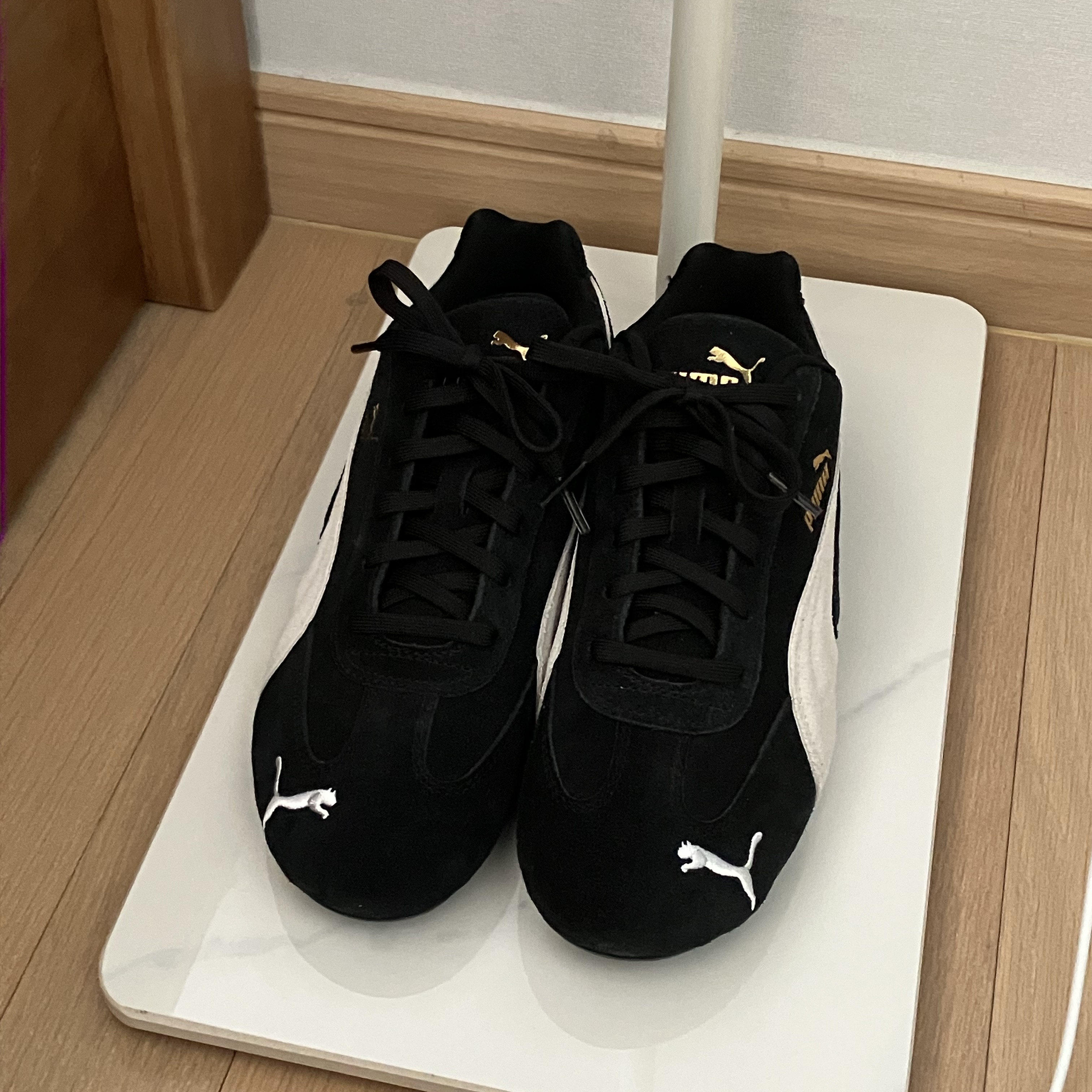 Puma Speedcat OG Black White 착용 스타일 - 3